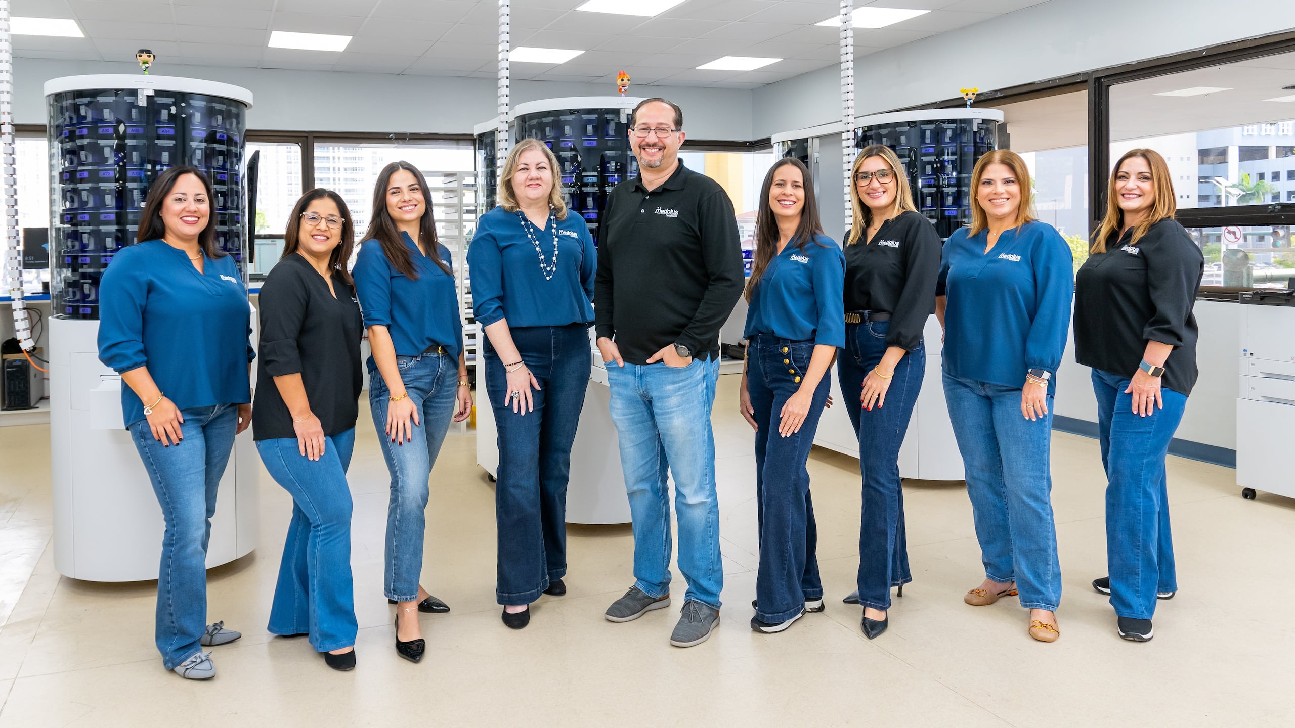 De izquierda a derecha: Ahyra Tirado, Chief Operating Officer; Yaraliz Rodríguez, Pharmacist in Charge; Verónica Ortiz, Director of Operations; Erika Ramos, VP Compliance Audit and Process Improvement; Sultan Yassin, CEO & President; Amarilys González, Marketing Manager; Stephanie Martínez, Human Resources Manager; Rosangelle Vázquez, Controller; y Liana Castañer, Sales Manager.
