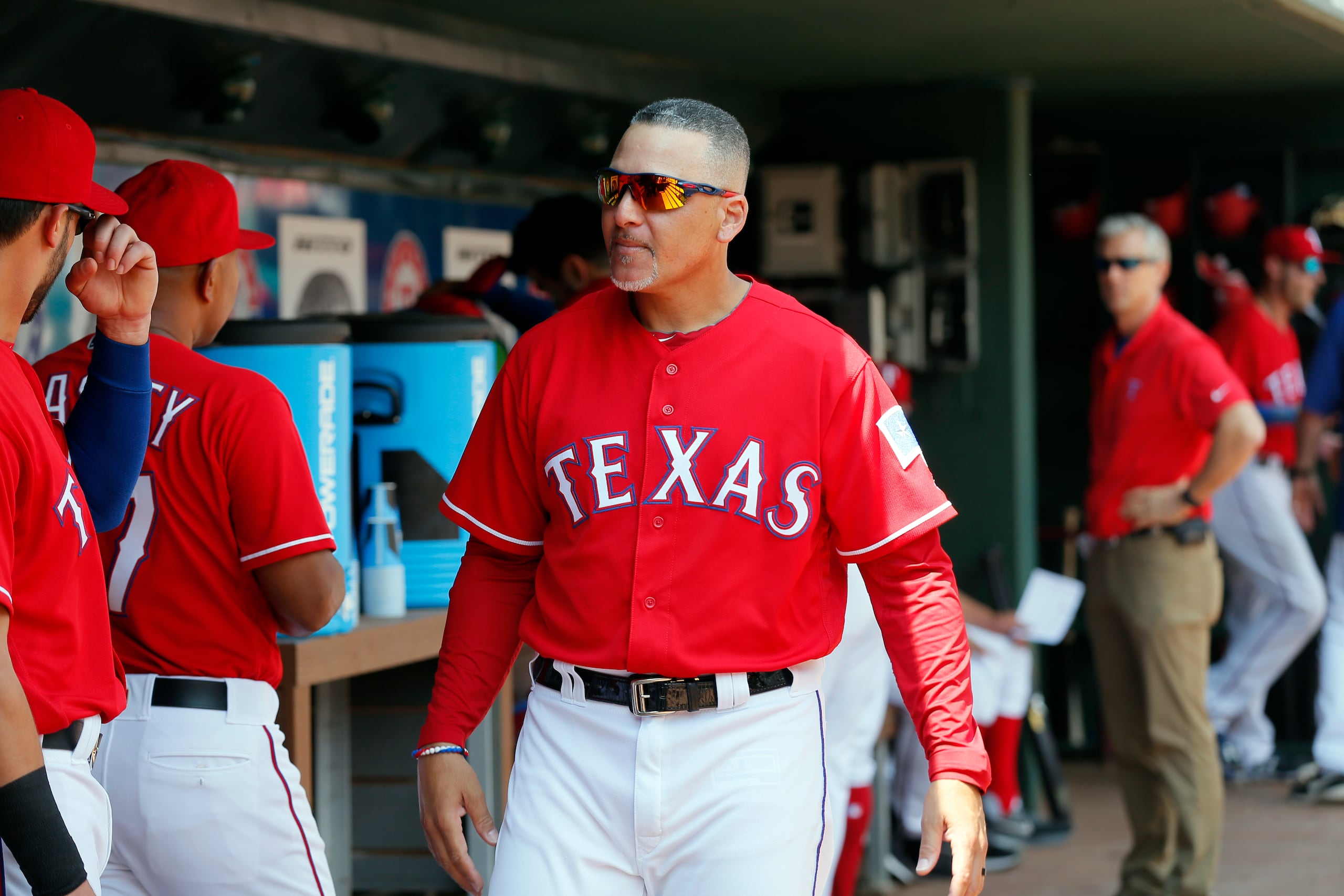 Héctor 'Boliche' Ortiz permaneció con los Rangers luego de haber jugado para ese equipo hasta el 2005 y sirvió, entre otras funciones, como coach de primera base.