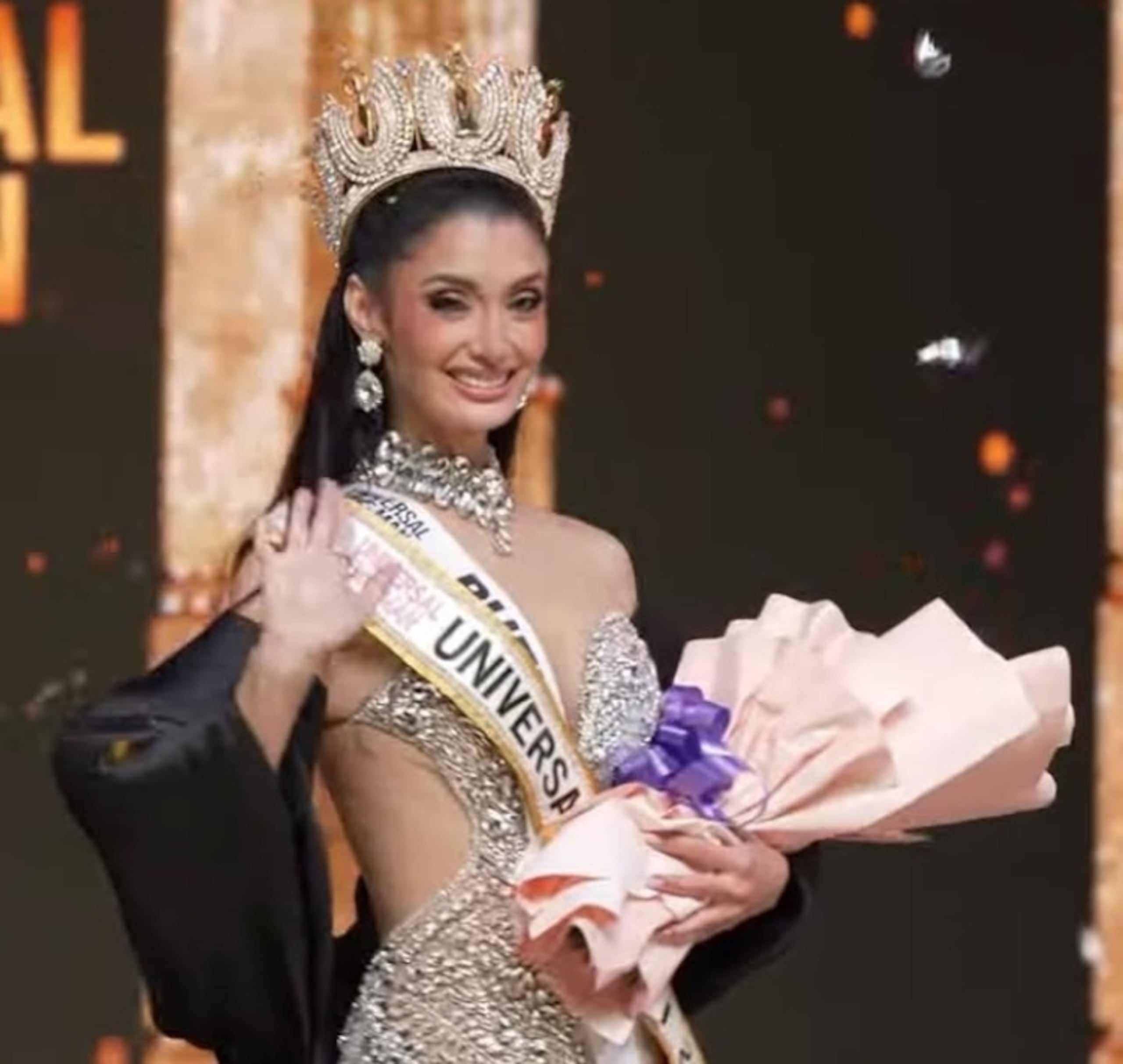 Ivana Carolina gana el certamen Universal Woman en India.