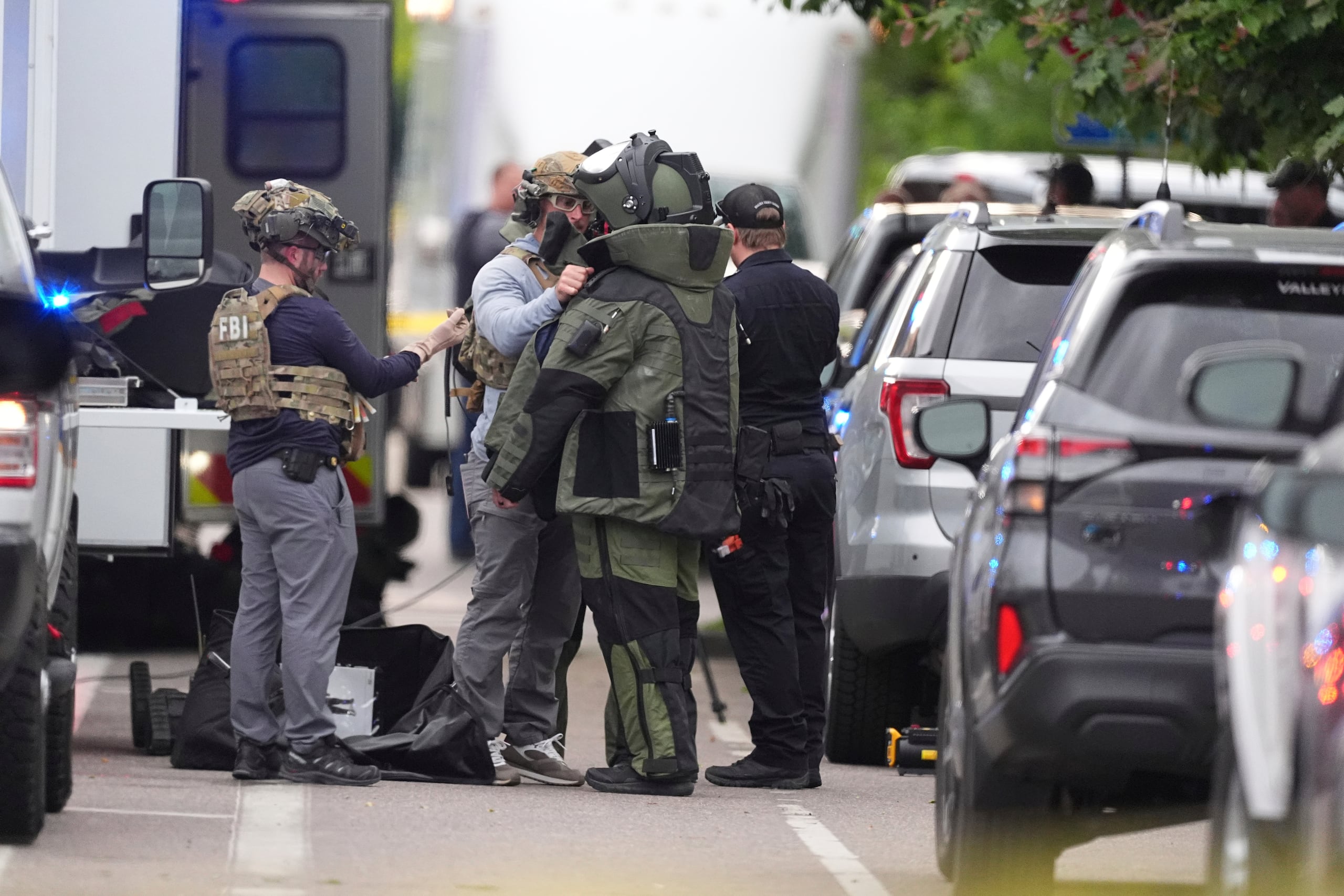 Las autoridades respondieron a llamados de emergencia en el área de Pearl Street, en Boulder, una ciudad universitaria al oeste de Denver, sobre la 1:00 p.m. hora local de este domingo.