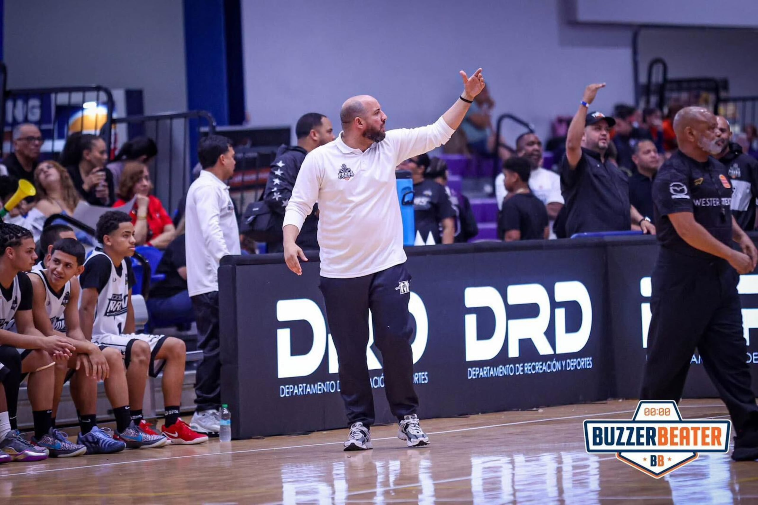 Carlos González es el dirigente de Puerto Rico Bilingual Sports Academy.