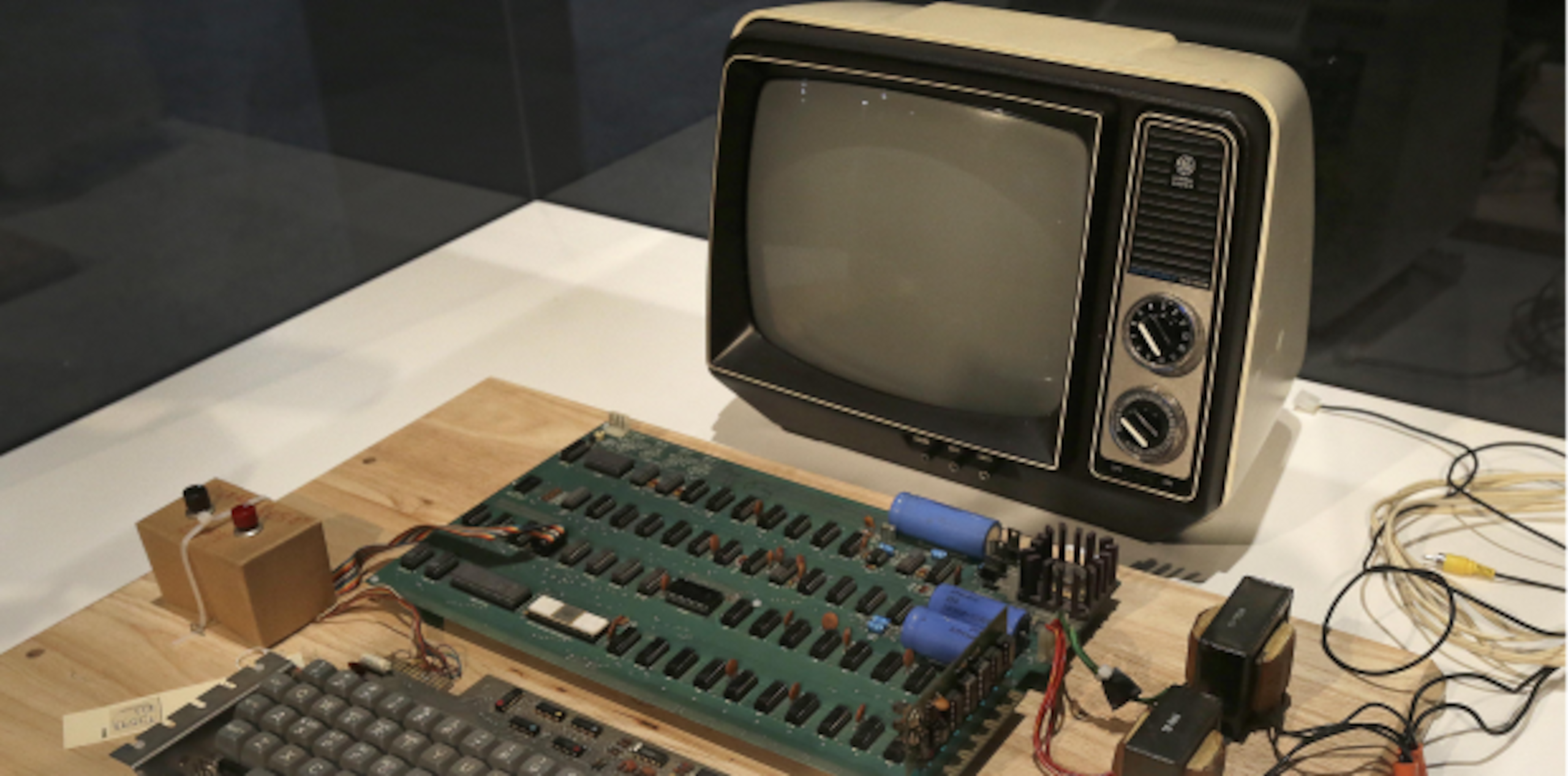 La computadora, conocida como Apple 1, fue una de las primeras computadoras fabricadas por Apple. (Archivo)