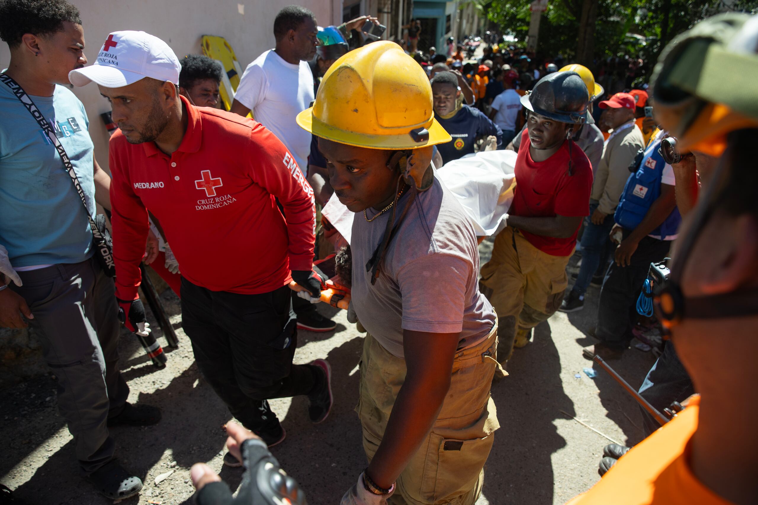 Las autoridades dominicanas desconocen aún cuantas personas viajaban en el autobús accidentado.