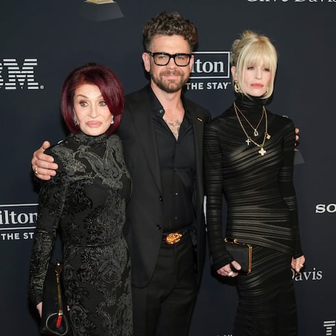 FOTOS: Estos fueron los looks en la alfombra roja de la gala Pre-Grammy