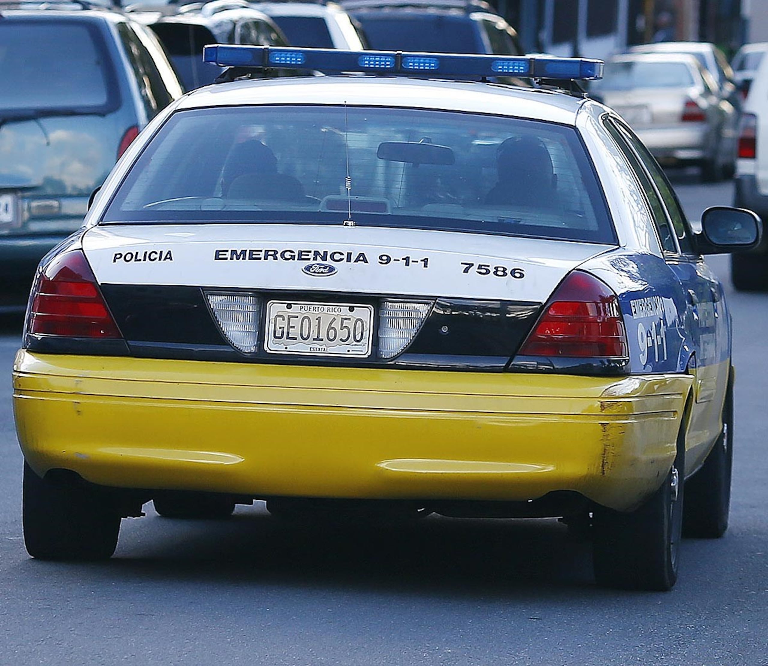 Maleantes abrieron una máquina ATH y se llevaron el dinero de la caja registradora y rompieron las alarmas. (GFR Media)