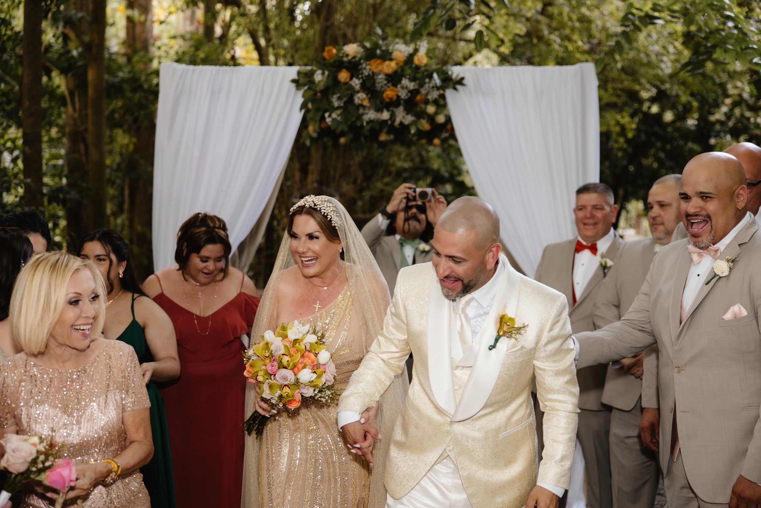 Deddie Romero y Richard Báez se propusieron matrimonio el año pasado mientras disfrutaban de un viaje en Venecia, Italia.