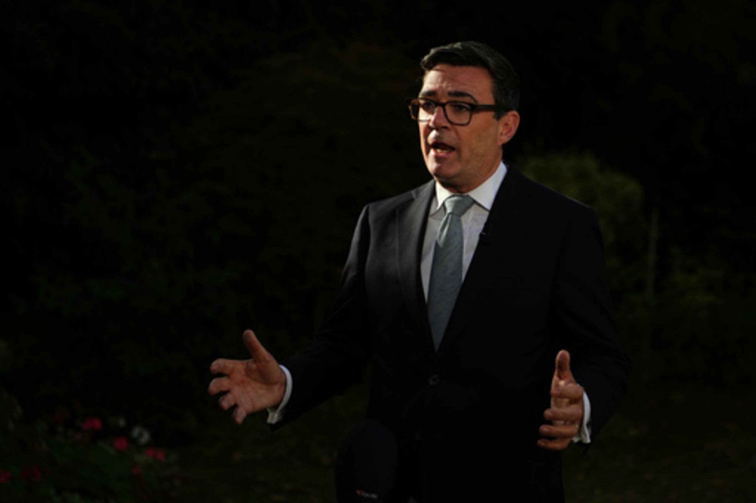 Un portavoz de Burnham se negó a hacer declaraciones, alegando que la política oficial era no hablar de “cuestiones de seguridad nacional”.