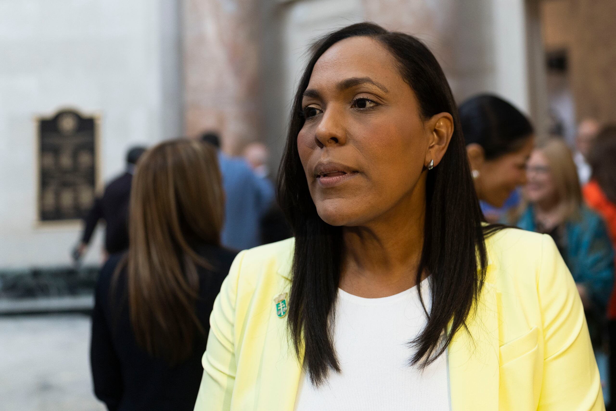 “Es una situación donde nos mantenemos solidarios con esta familia y mi mayor interés como secretaria de Estado es poderles ayudar en cualquier gestión", explicó Rivera.