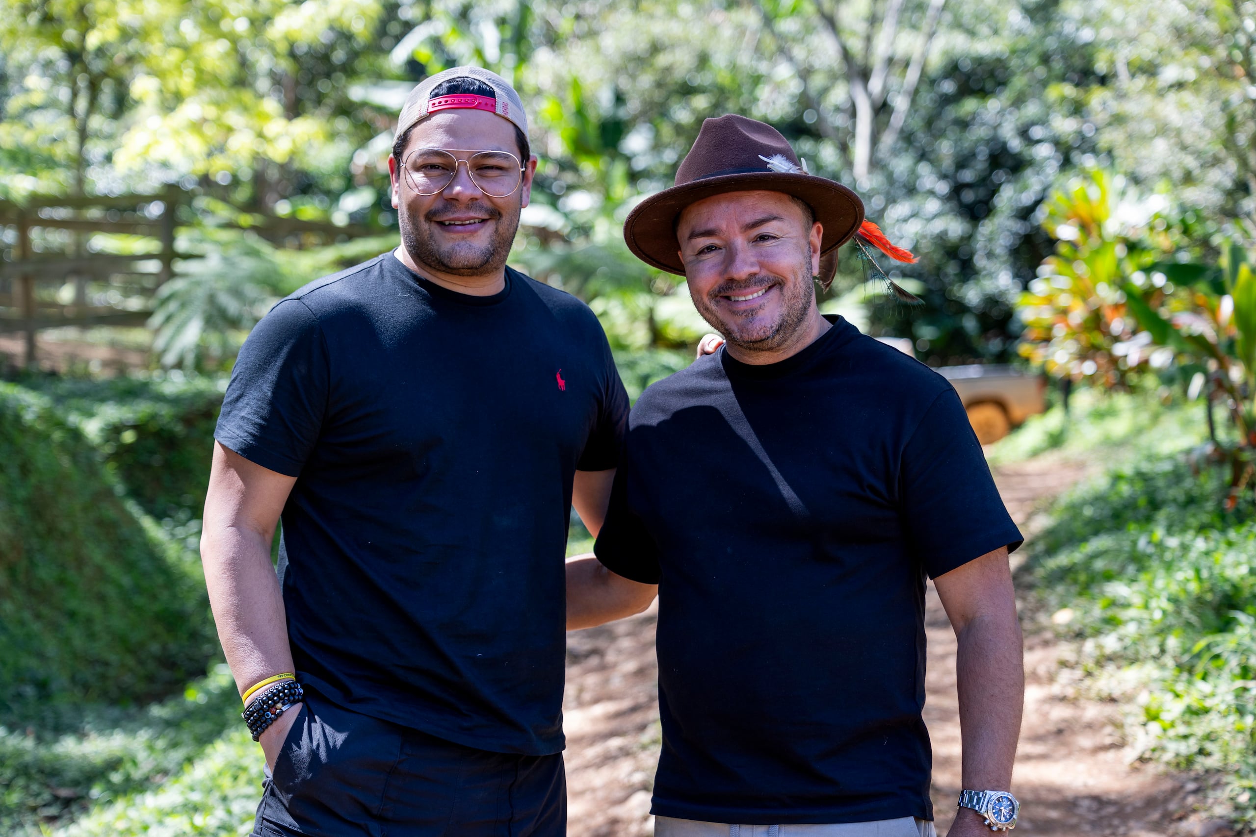 En las montañas de Indiera Baja, Brandon Iván Peña y Sam Sepúlveda fundaron esta empresa que produce y vende su café (787 Coffee) en su propia red de "coffee shops" distribuidos en Estados Unidos y Puerto Rico.