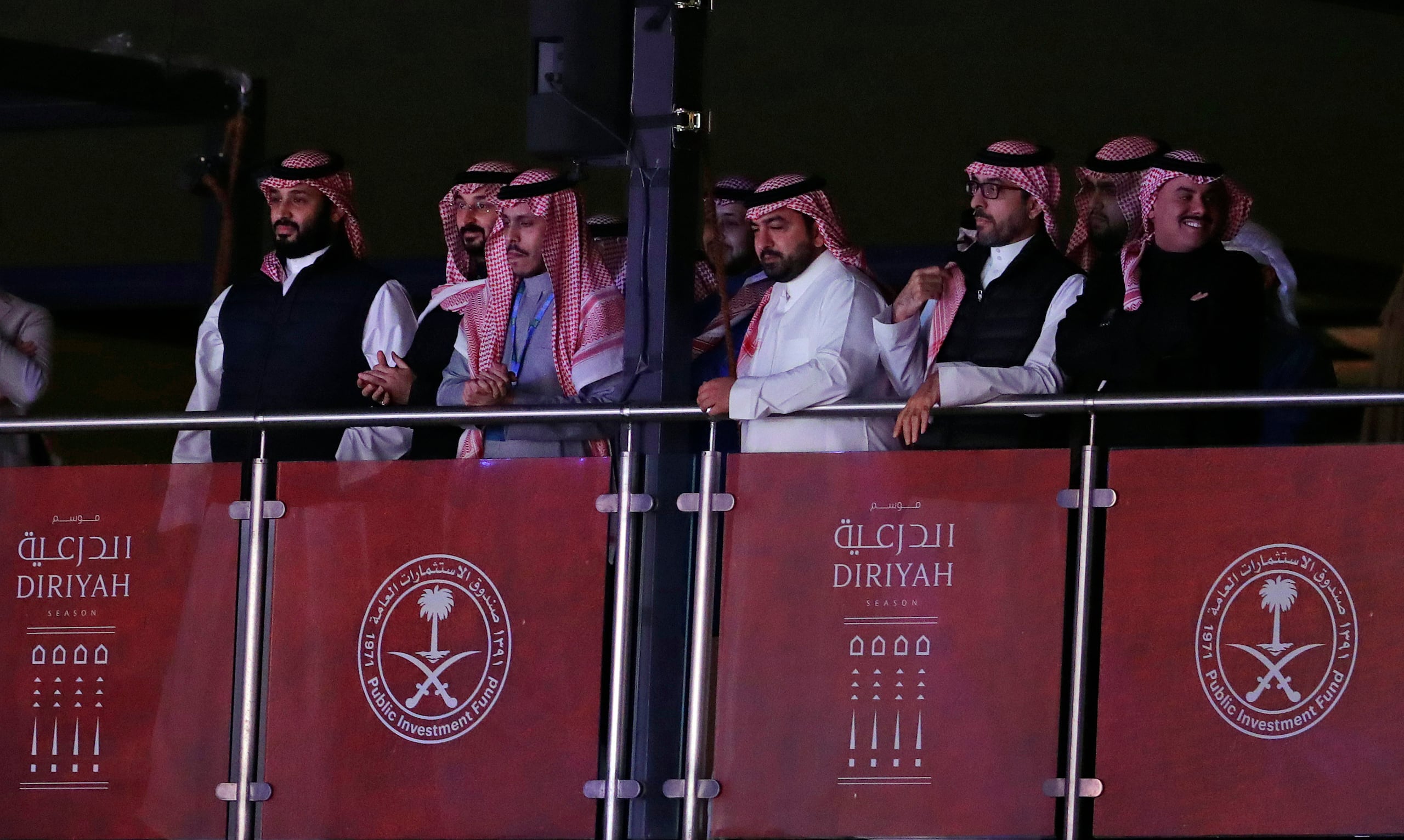 El Príncipe de Arabia Saudita, Mohammed bin Salman, a la izquierda, aparece aquí presenciando un combate de boxeo entre Andy Ruiz Jr. y Anthony Joshua en el Diriyah Arena en Arabia Saudita el 8 de diciembre de 2019. Su país y el Comité Olímpico Internacional han acordado en París el montar el año que viene en su suelo los primeros Juegos Olímpicos de ESports.