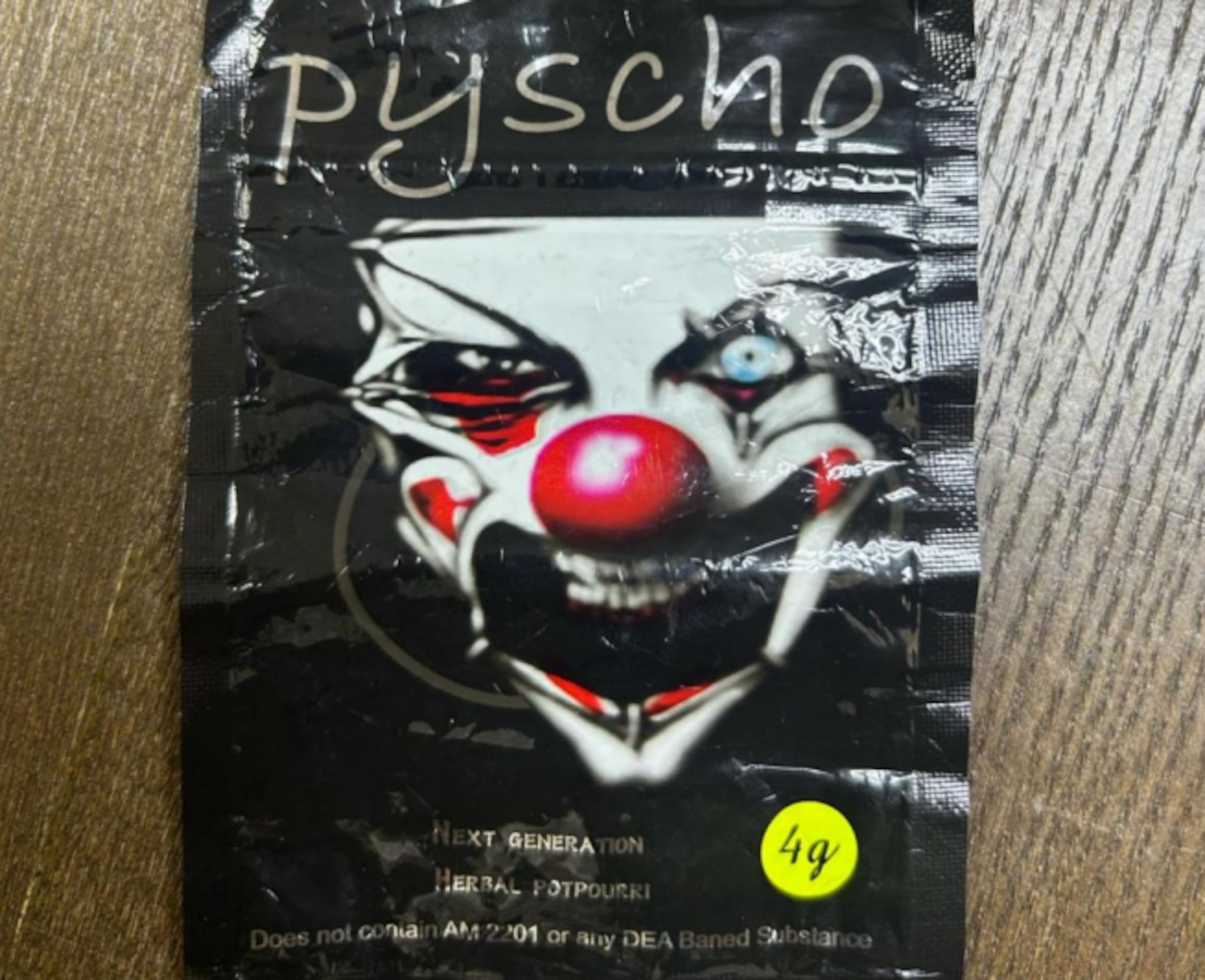 Otro ejemplo de productos que menores utilizan para vapear.