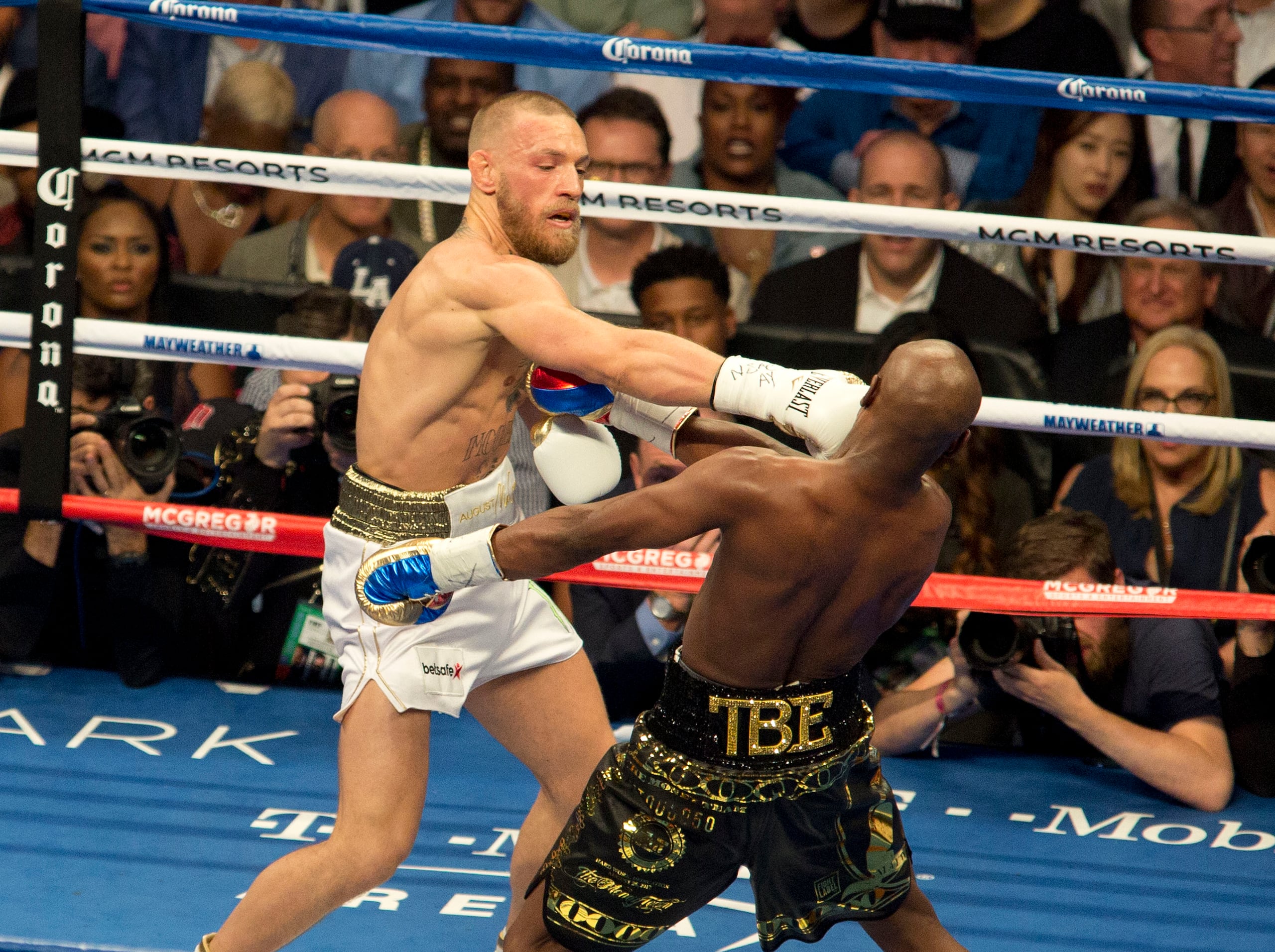 Showtime estuvo a cargo de la producción del pleito entre Conor McGregor Floyd Mayweather en el 2017 que acumuló 4.4 millones de ventas en 'pay per view'.