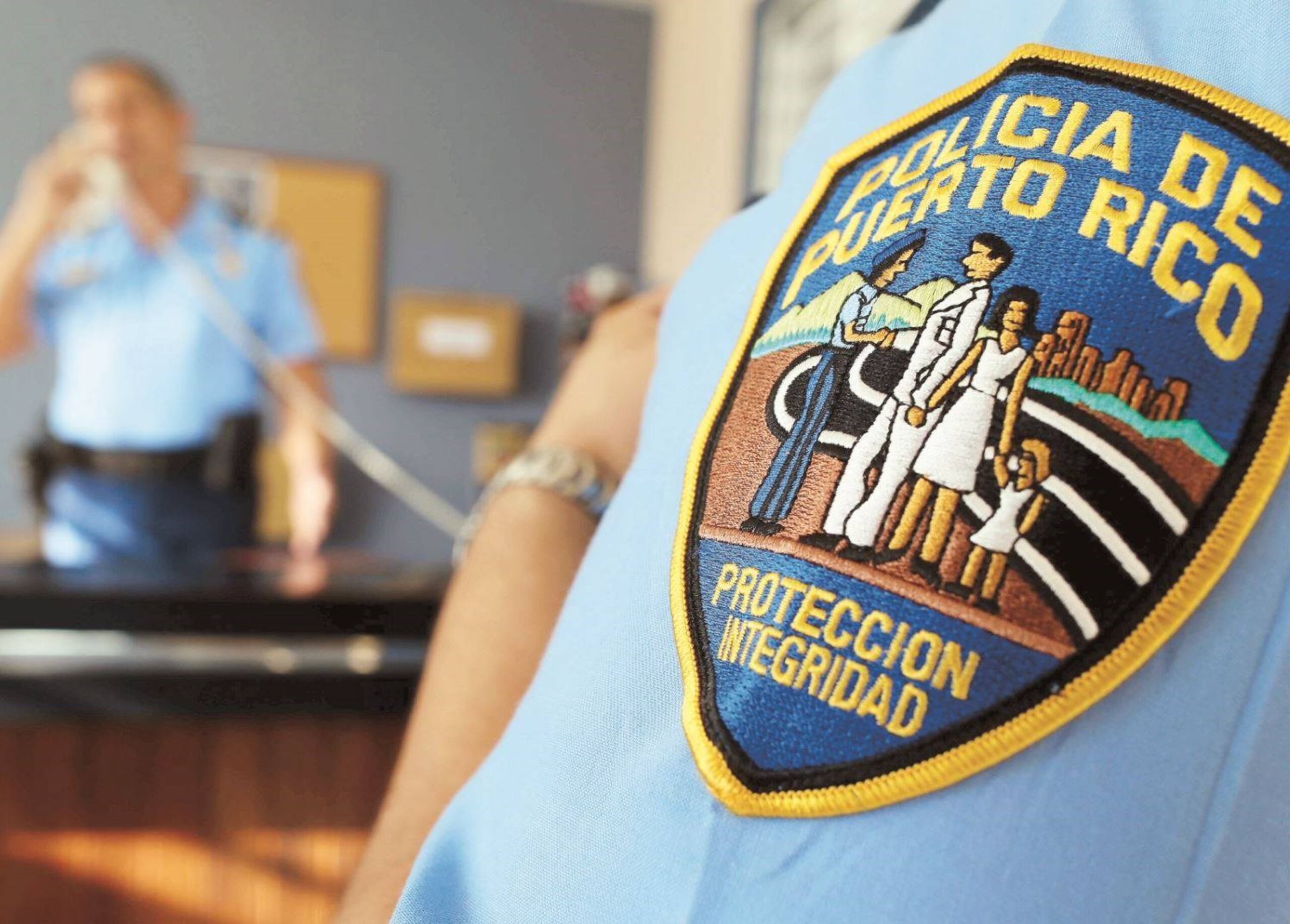 Mientras agarraba un palo para defenderse, otro hombre tomó un machete en las manos y le realizó una herida profunda en su costado derecho. (Archivo / GFR Media)