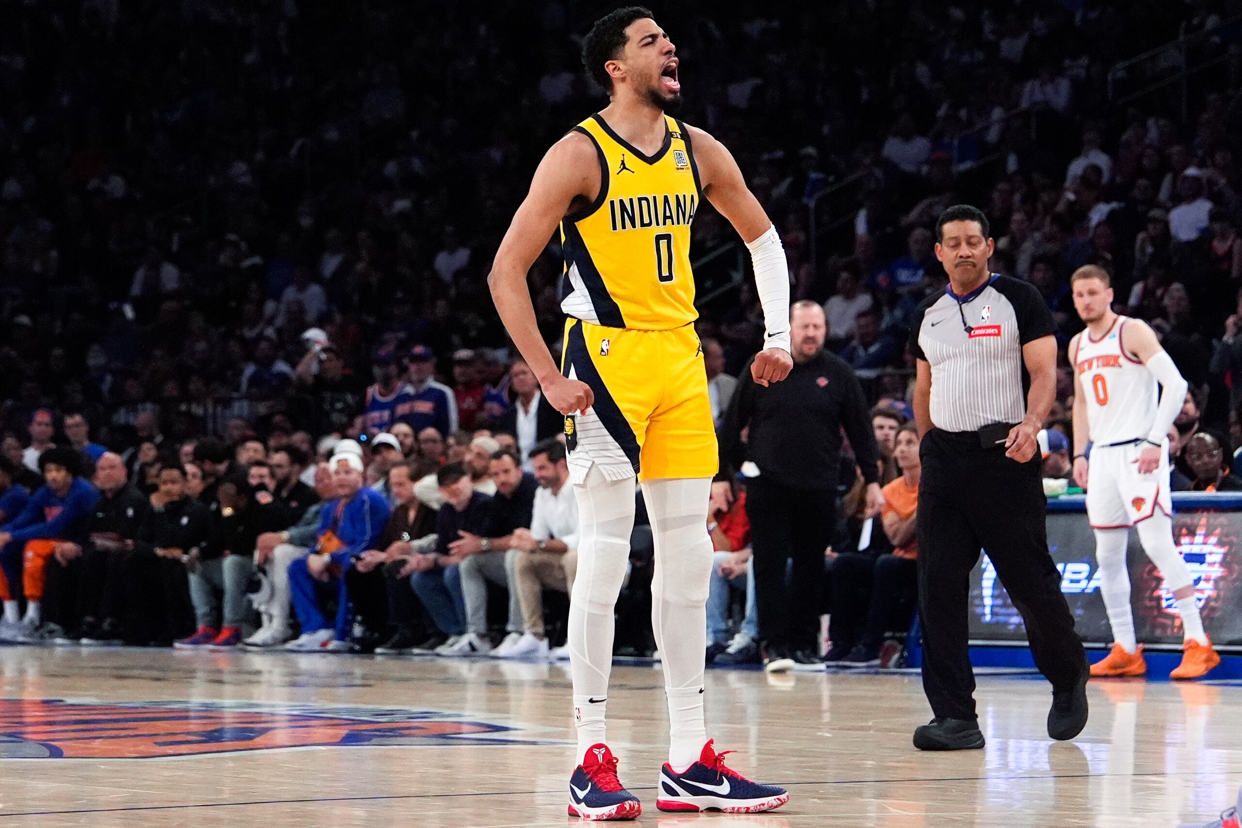 Tyrese Haliburton, de los Pacers, celebra durante el juego de este domingo en el Madison Square Garden, en donde los Pacers dominaron a los Knicks de Nueva York para avanzar a la final de la Conferencia Este.