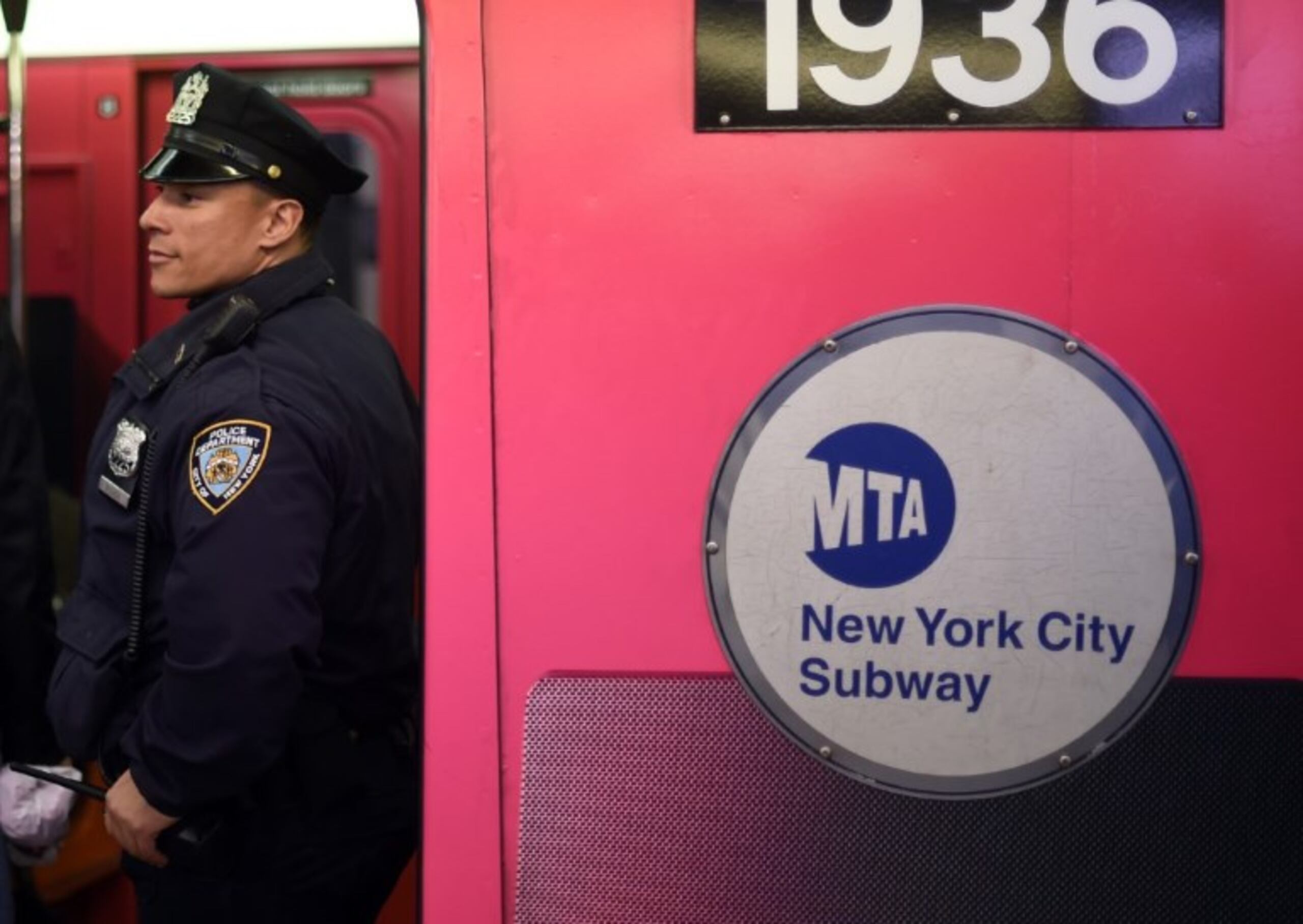 La seguridad aumentó en el metro de Nueva York tras los atentados terroristas en París. (AFP)