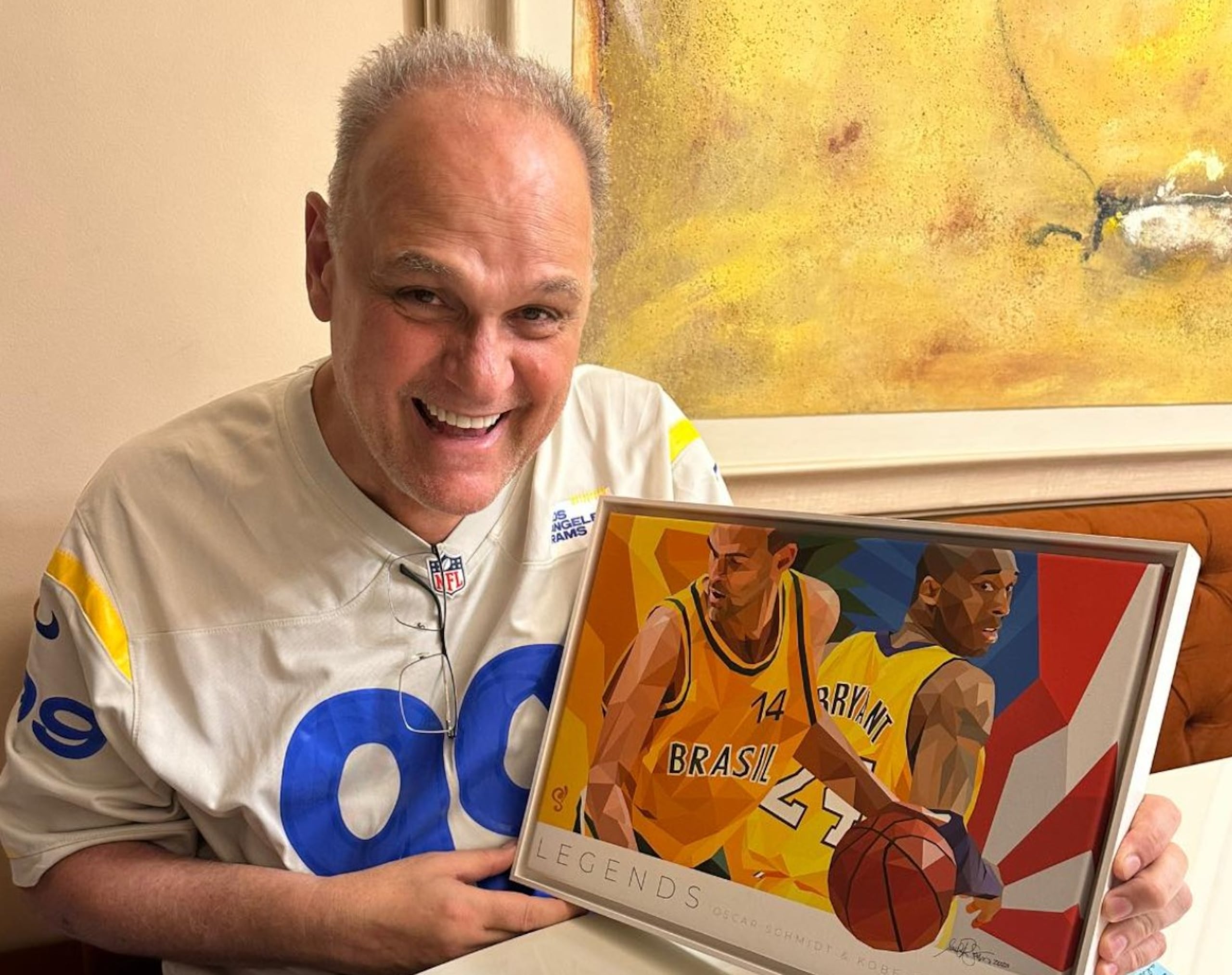 Oscar Schmidt tenía 68 años.