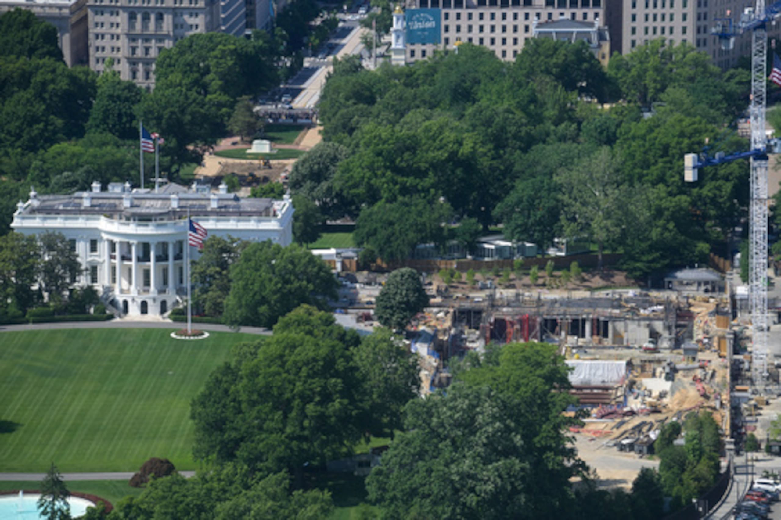 Continúan los trabajos de construcción del salón de baile de la Casa Blanca, el sábado 16 de mayo de 2026, en Washington, donde antes se encontraba el Ala Este. (AP Photo/Rod Lamkey, Jr.)