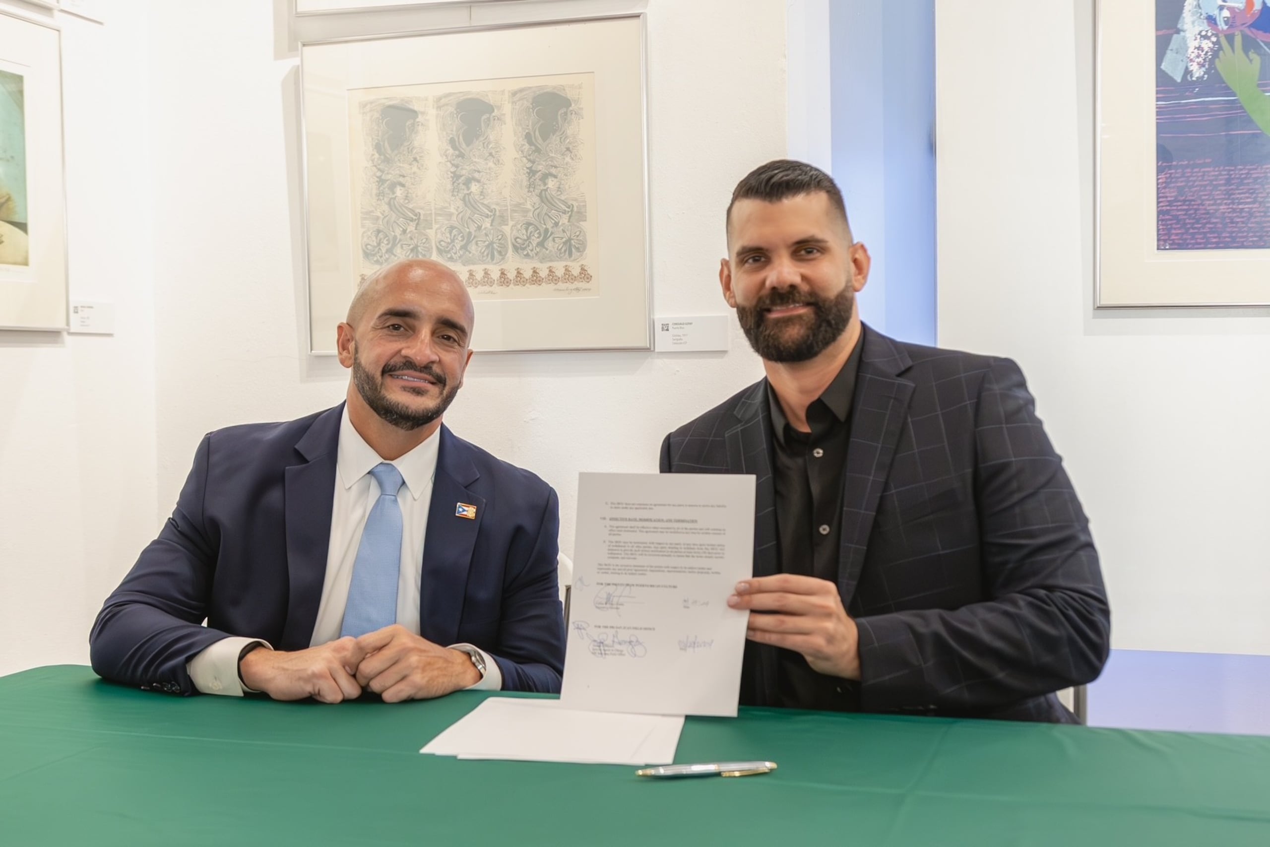 En la foto, el agente especial a cargo del FBI en Puerto Rico y las Islas Vírgenes, Joseph González, y el director ejecutivo del ICP, Carlos Ruiz.