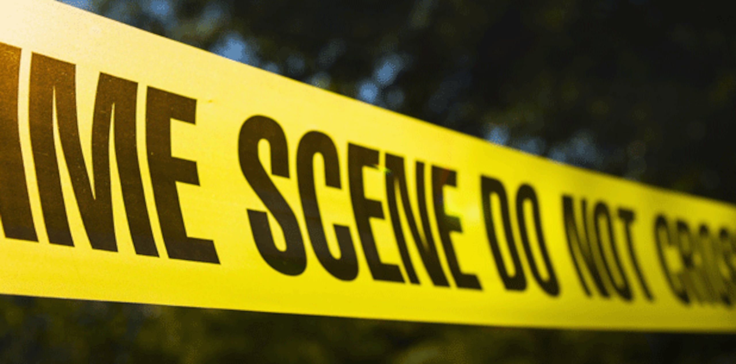 La mujer y el adolescente fueron acusados de abuso infantil, tortura y otros cargos relacionados. Sus abogados rechazaron comentar al respecto. (Archivo)