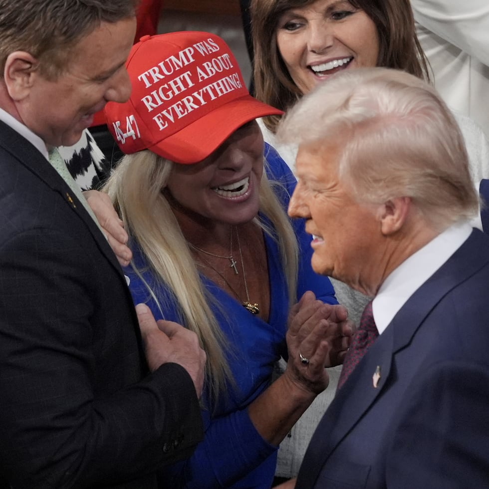 Marjorie Taylor Greene junto al presidente, Donald Trump. 