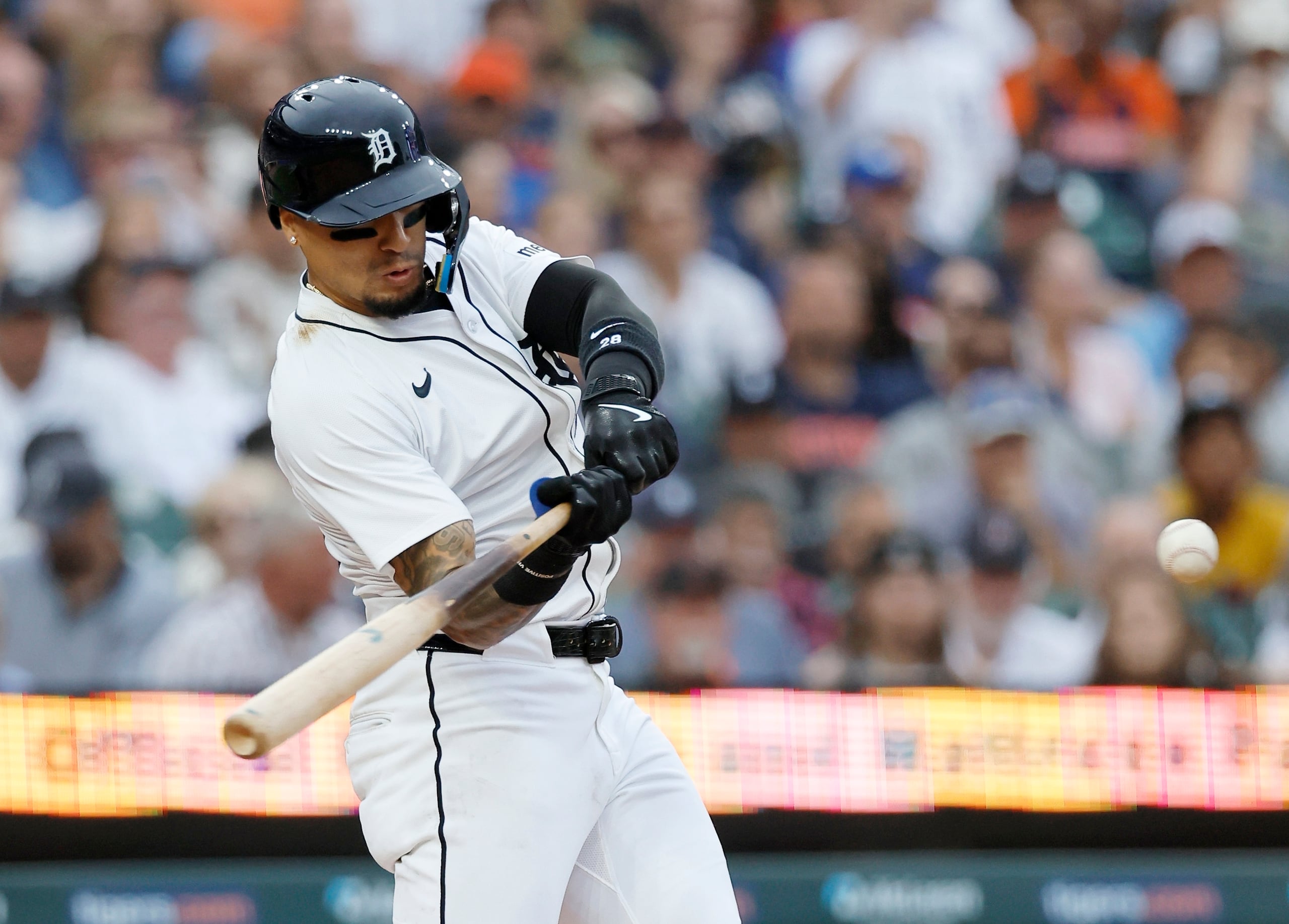 Javier Báez fue baja el lunes en el partido ante los Pirates.
