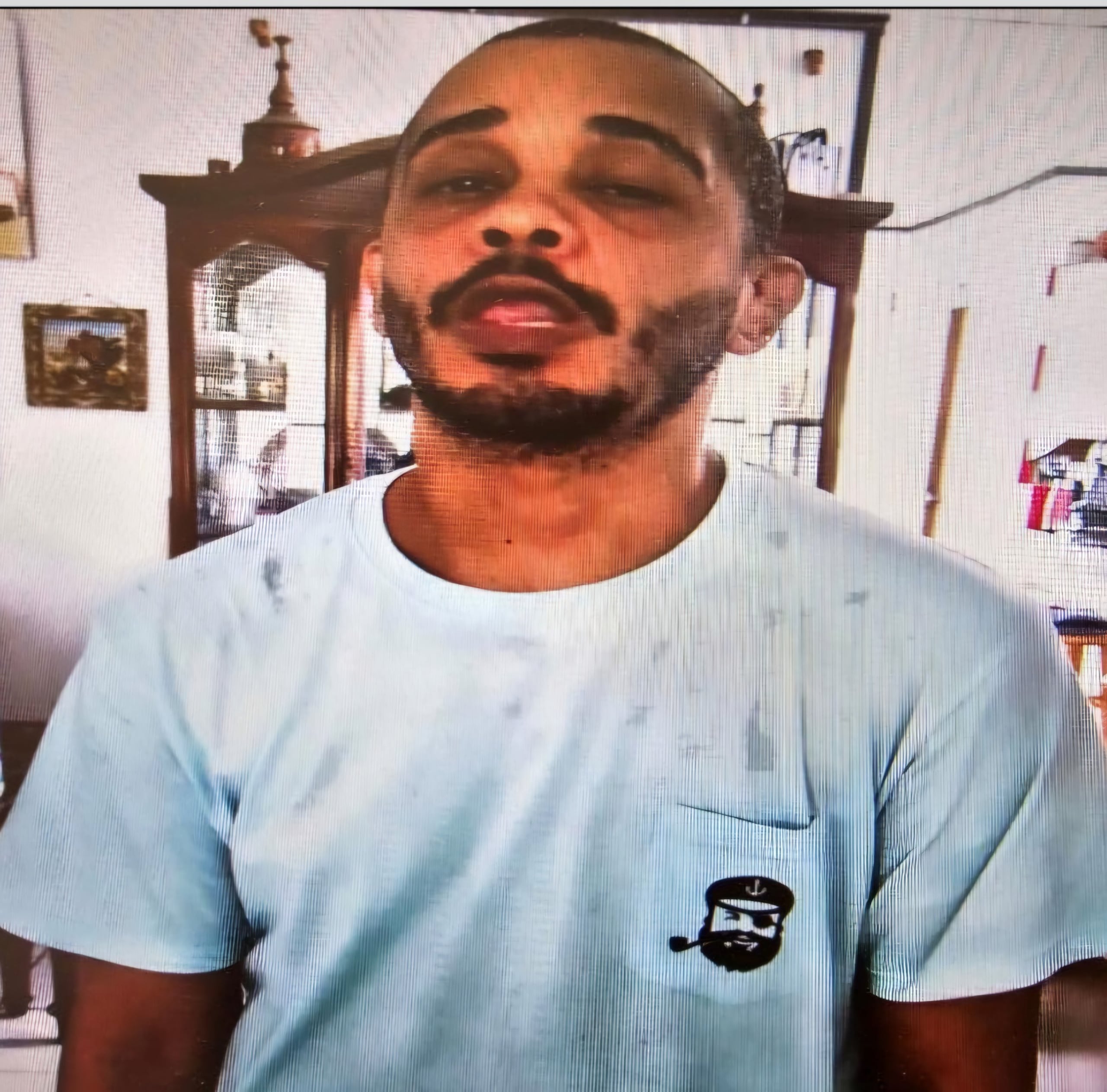 Alfredo Amparo Martínez, de 40 años, quien tiene condición cognitiva certificada, se encuentra desaparecido desde el 9 de octubre de la calle 14 en Barrio Obrero, Santurce.