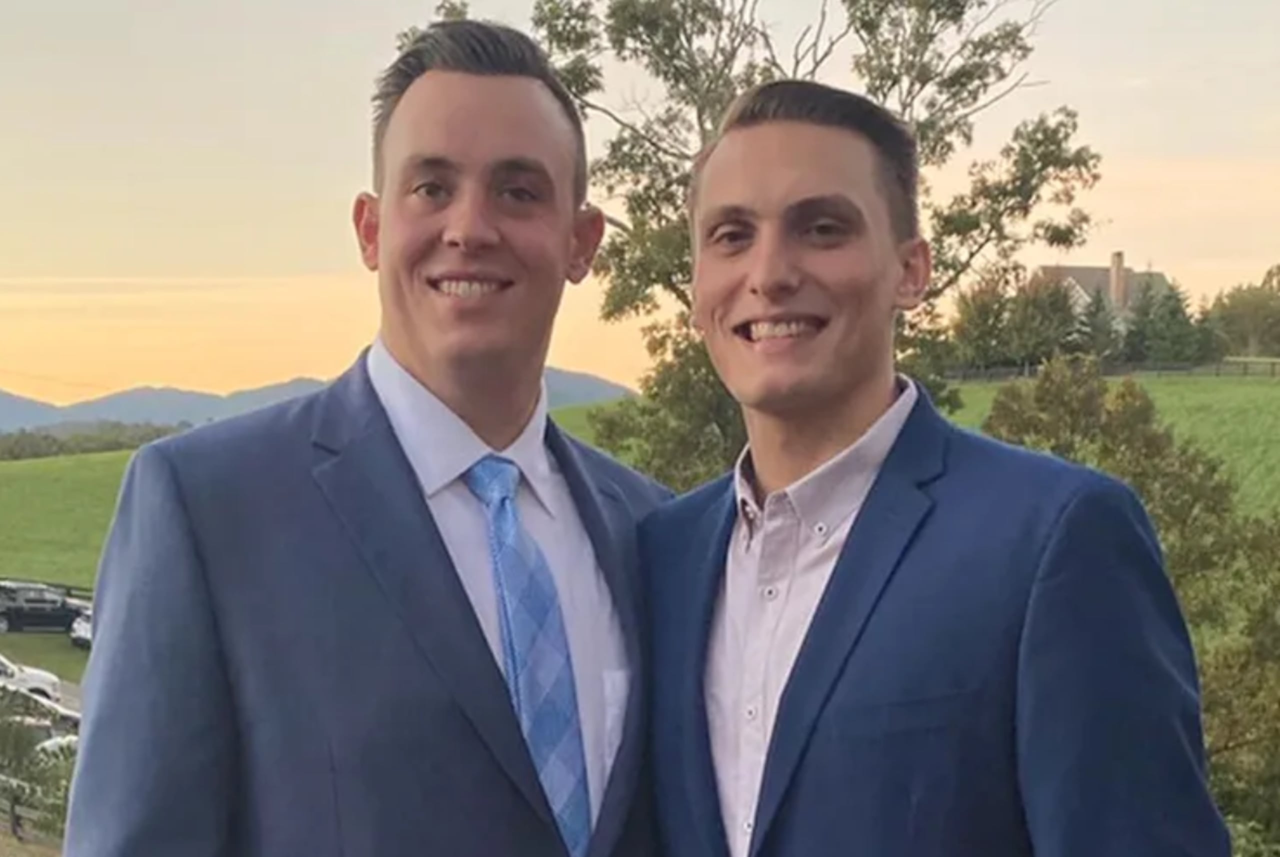 Josh Cardiello (izquierda).