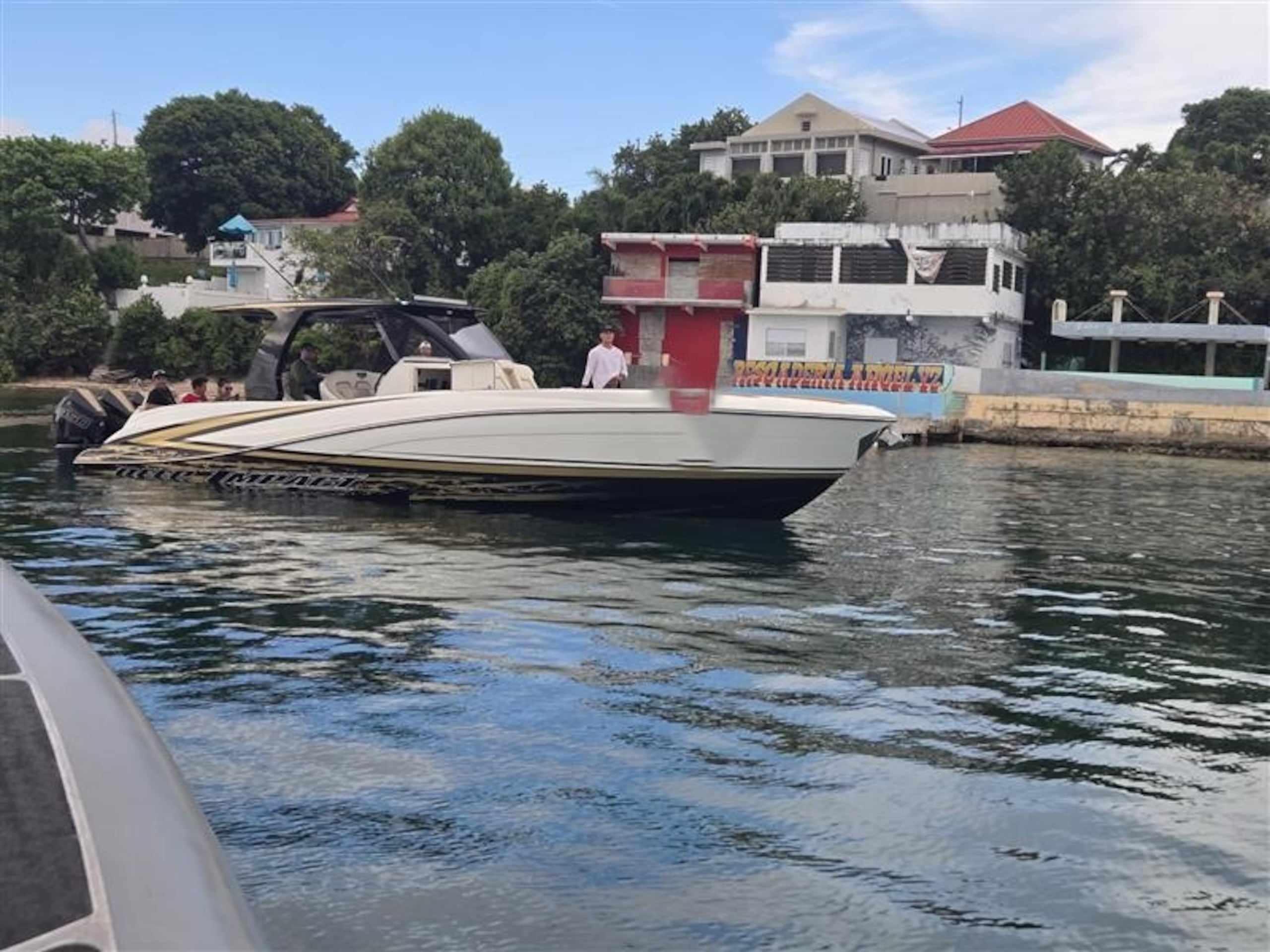La Oficina de Aduanas y Protección Fronteriza de Estados Unidos (CBP), interceptó una lancha con cuatro extranjeros de la república de Uzbekistán, en Asia Central, que intentaban ingresar a la isla de Vieques.