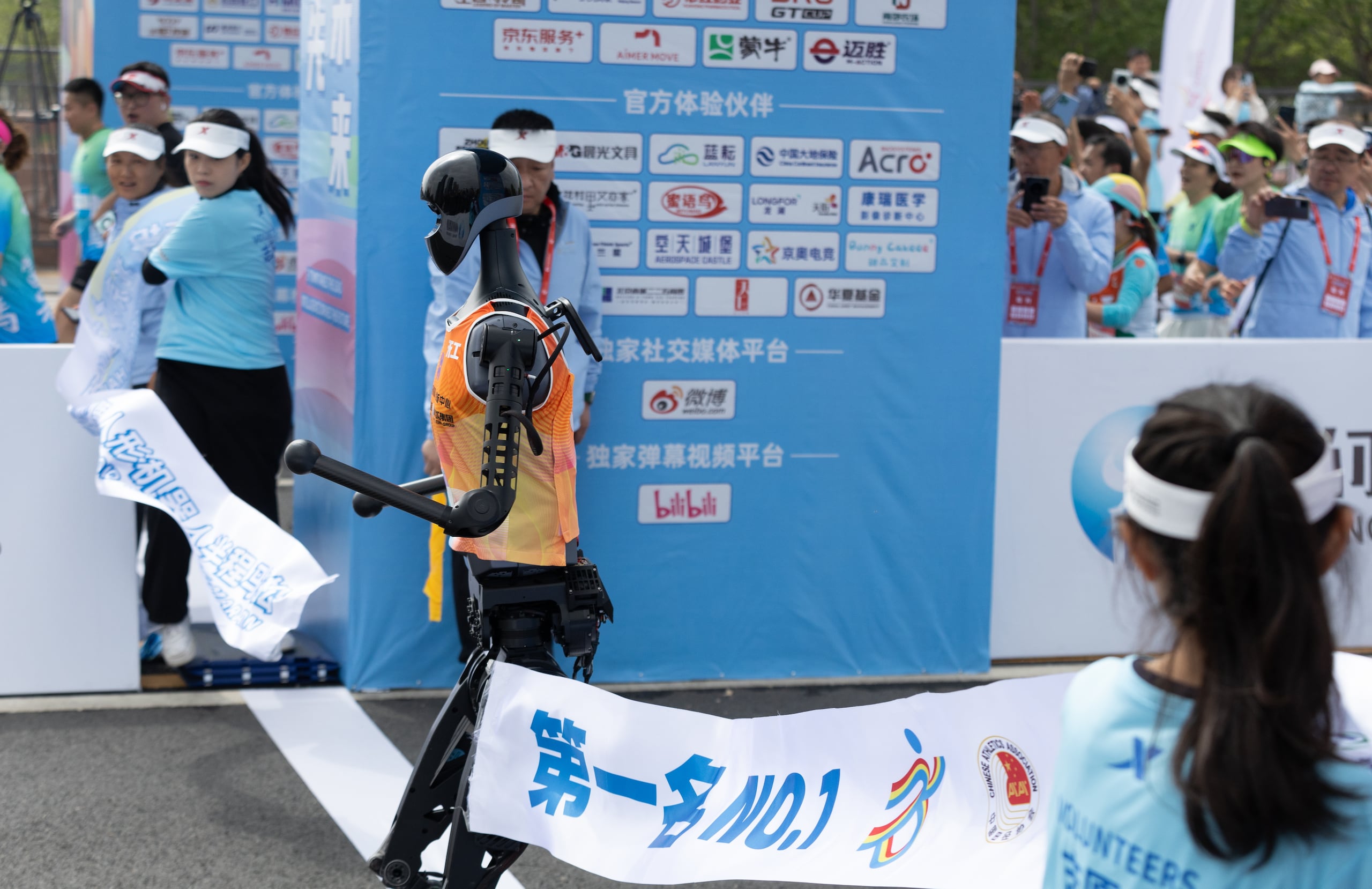 Tiangong completó la media maratón en 2 horas, 40 minutos y 42 segundos,, convirtiéndose en el primer robot en completar una media maratón en la capital del país asiático.