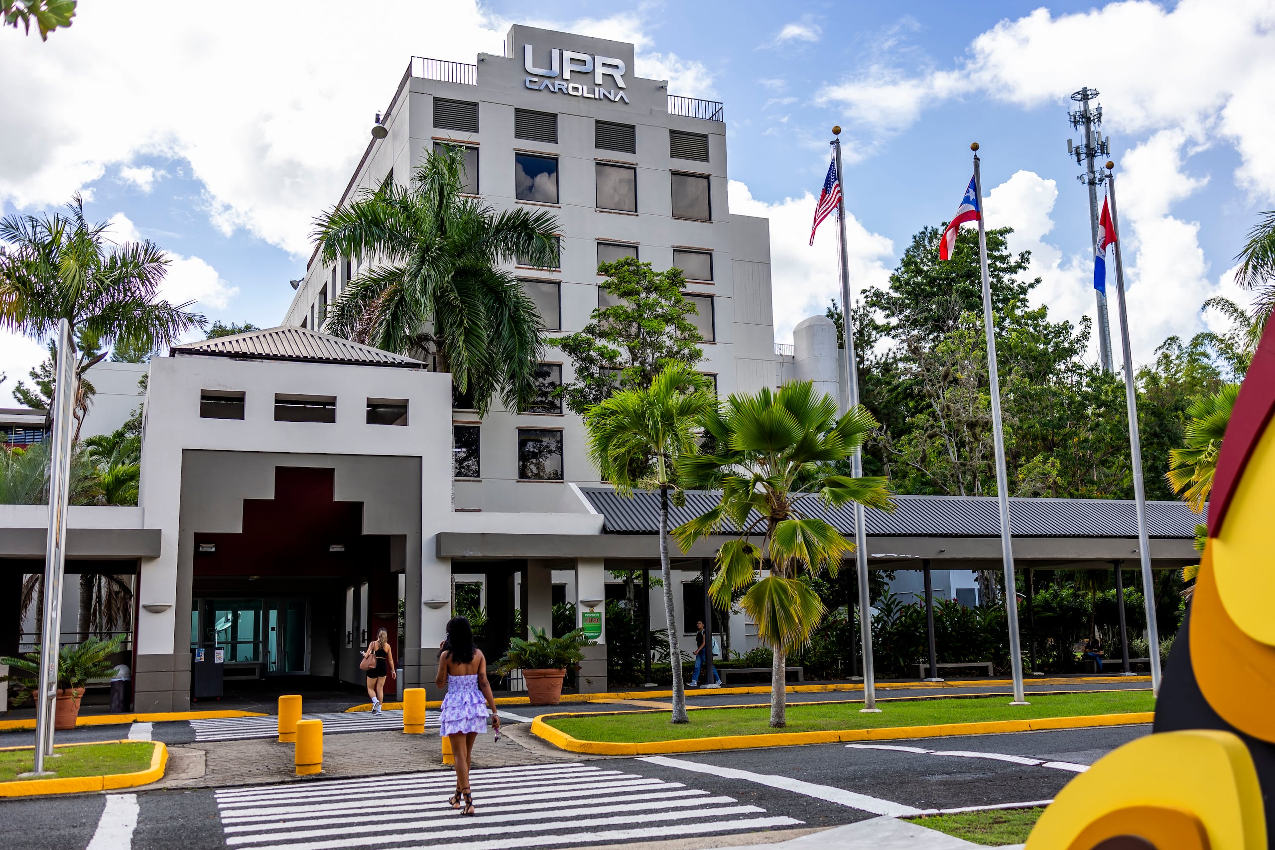 El Recinto de Carolina de la UPR comenzó a operar en 1974.
