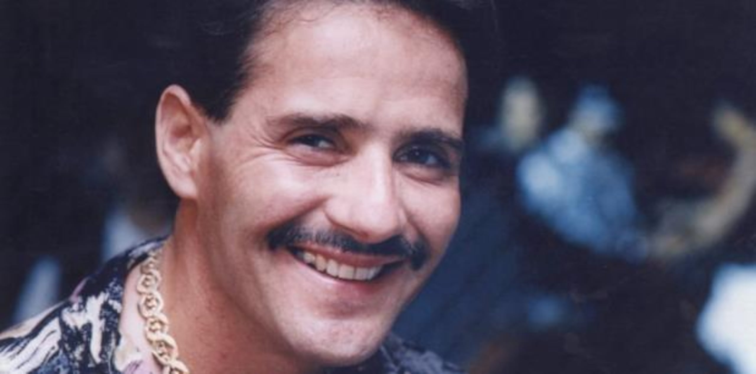 El libro es descrito como “una mirada desde la recreación ficcional, mediante la creación de diversos personajes que rememoran la vida y trayectoria” de Frankie Ruiz. (Archivo)