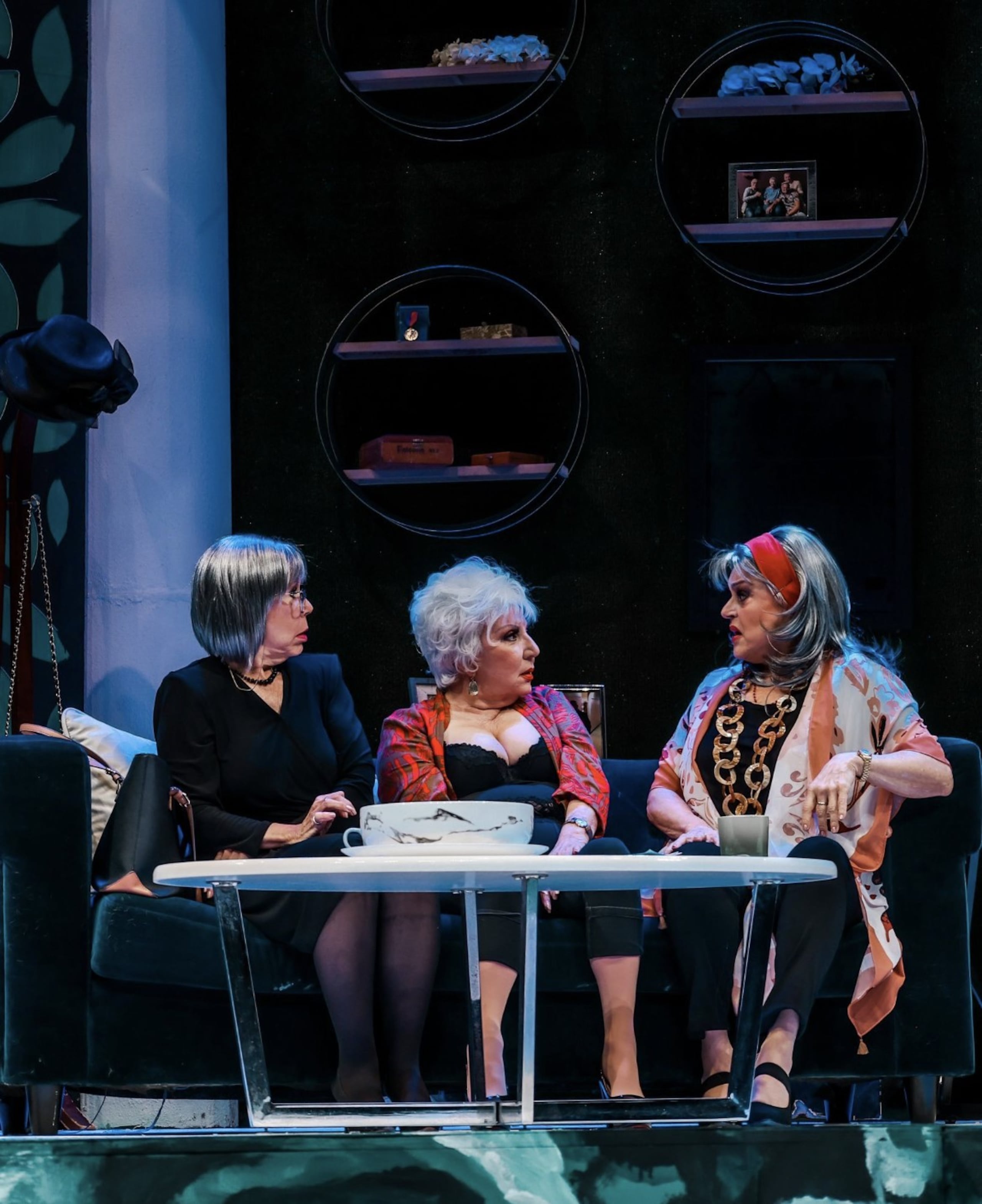 Aun con su lenguaje corporal, Johanna Rosaly, Ángela Meyer y Marilyn Pupo eran capaces de sacar las carcajadas de la audiencia.
