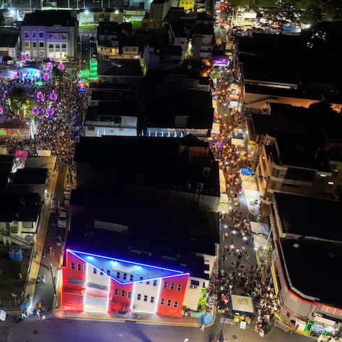 La Navidad empezó temprano en Trujillo Alto