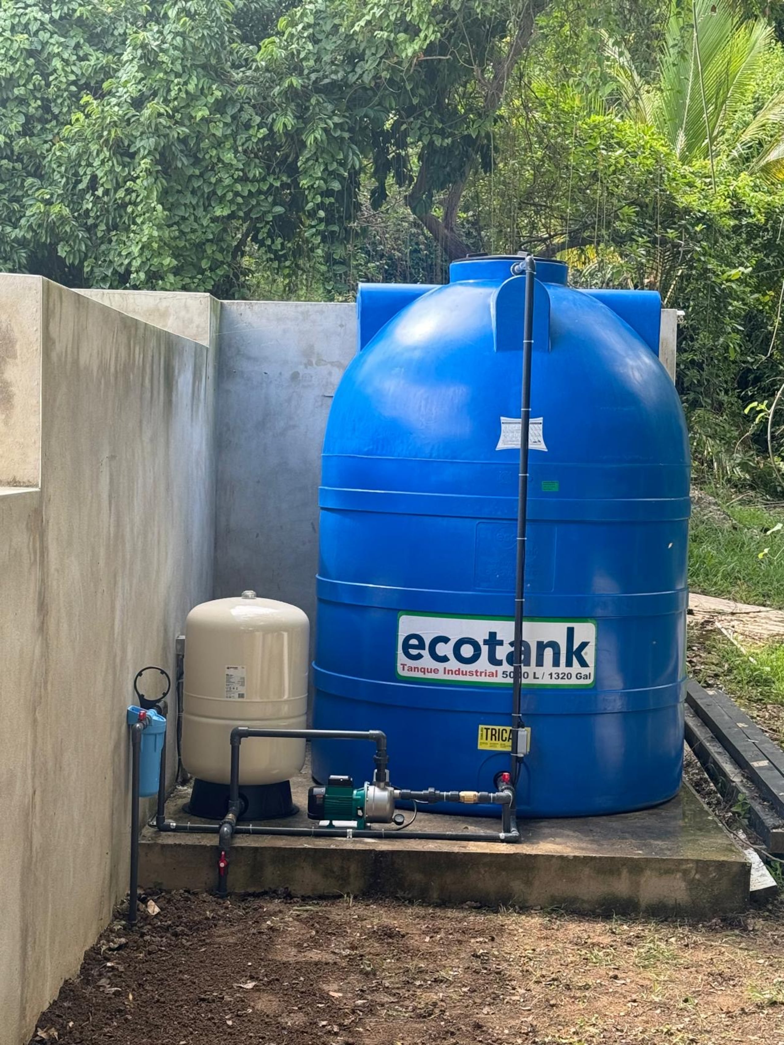 Doctor Aqua ofrece las cisternas ECOTANK, líderes en calidad y durabilidad.