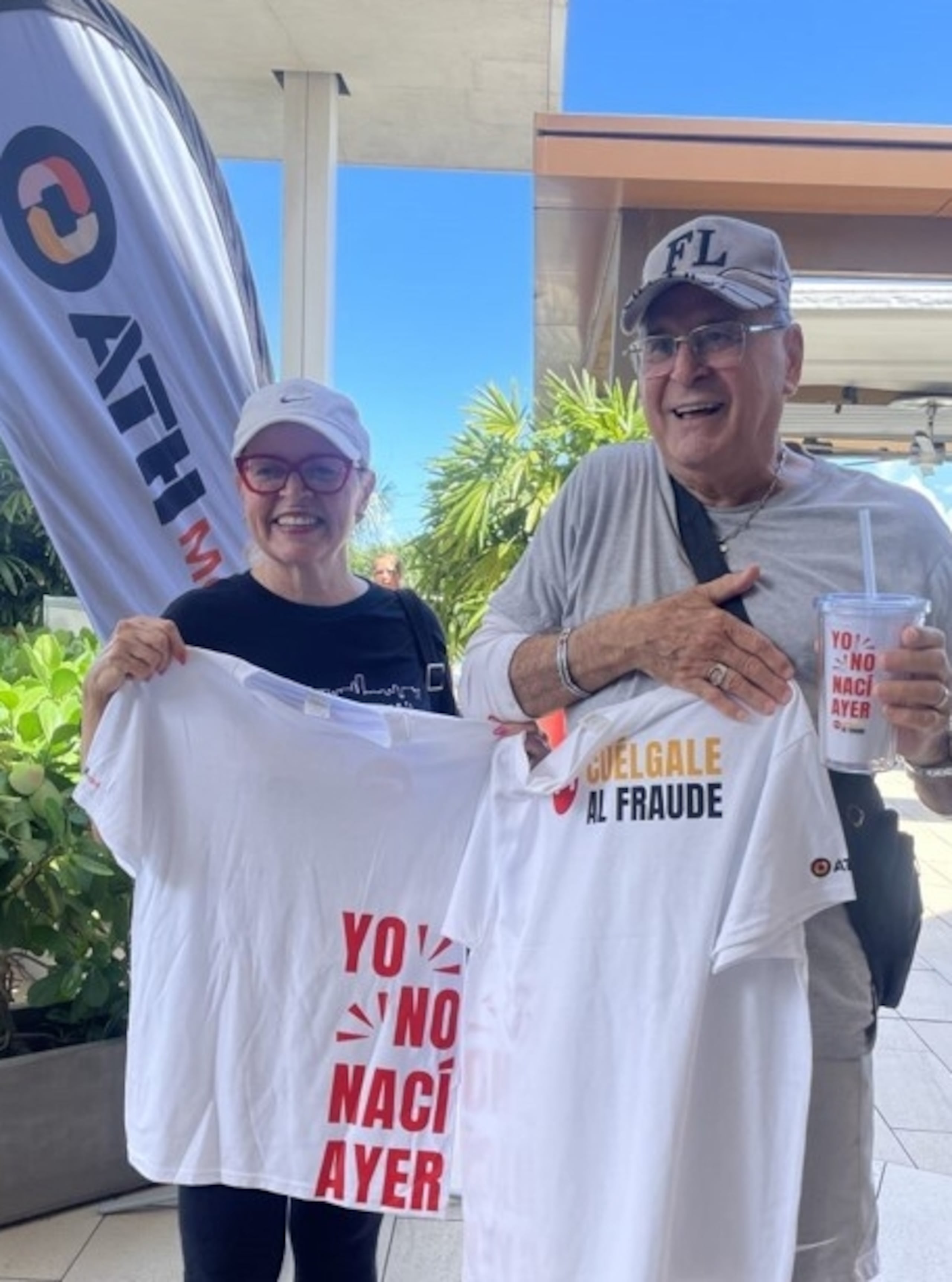 Quienes se registren por primera vez en el Club Edad Dorada recibirán un regalito, mientras duren.