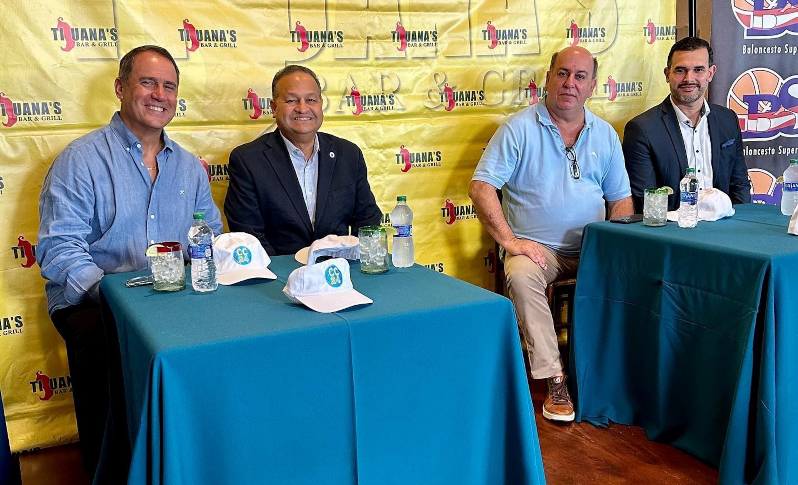 Los Criollos hicieron hoy miércoles oficial su regreso al BSN de la mano del coapoderado John Herrero, el alcalde William Miranda Torres, el apoderado Roberto Roca y el vicepresidente ejecutivo del BSN, José Solá.
