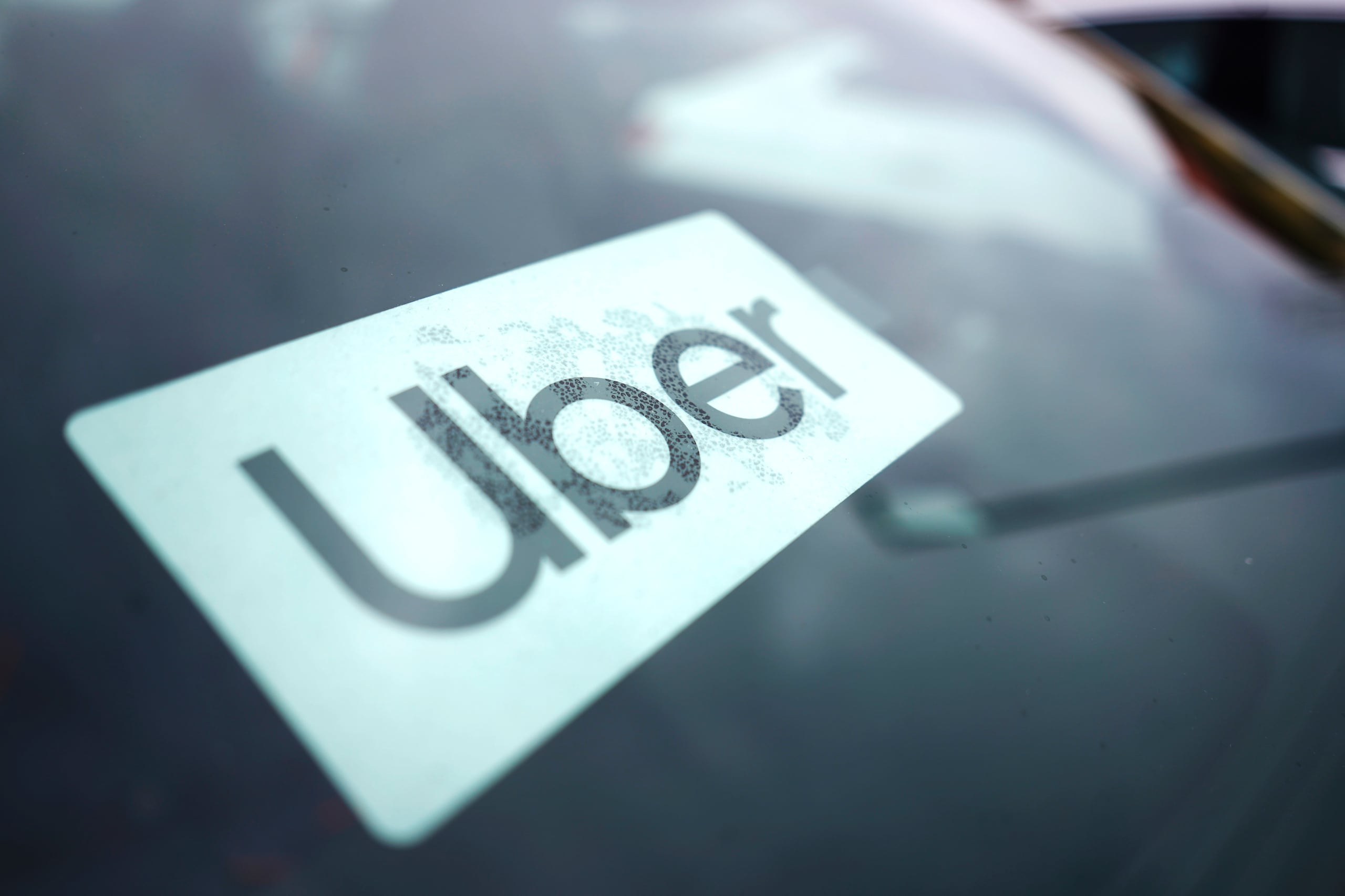En cifras, Uber ha disminuido en un 20% el número de empleados que se sitúan a siete o más niveles del director ejecutivo y ha recortado los “microequipos” de directivos en casi un 50%.