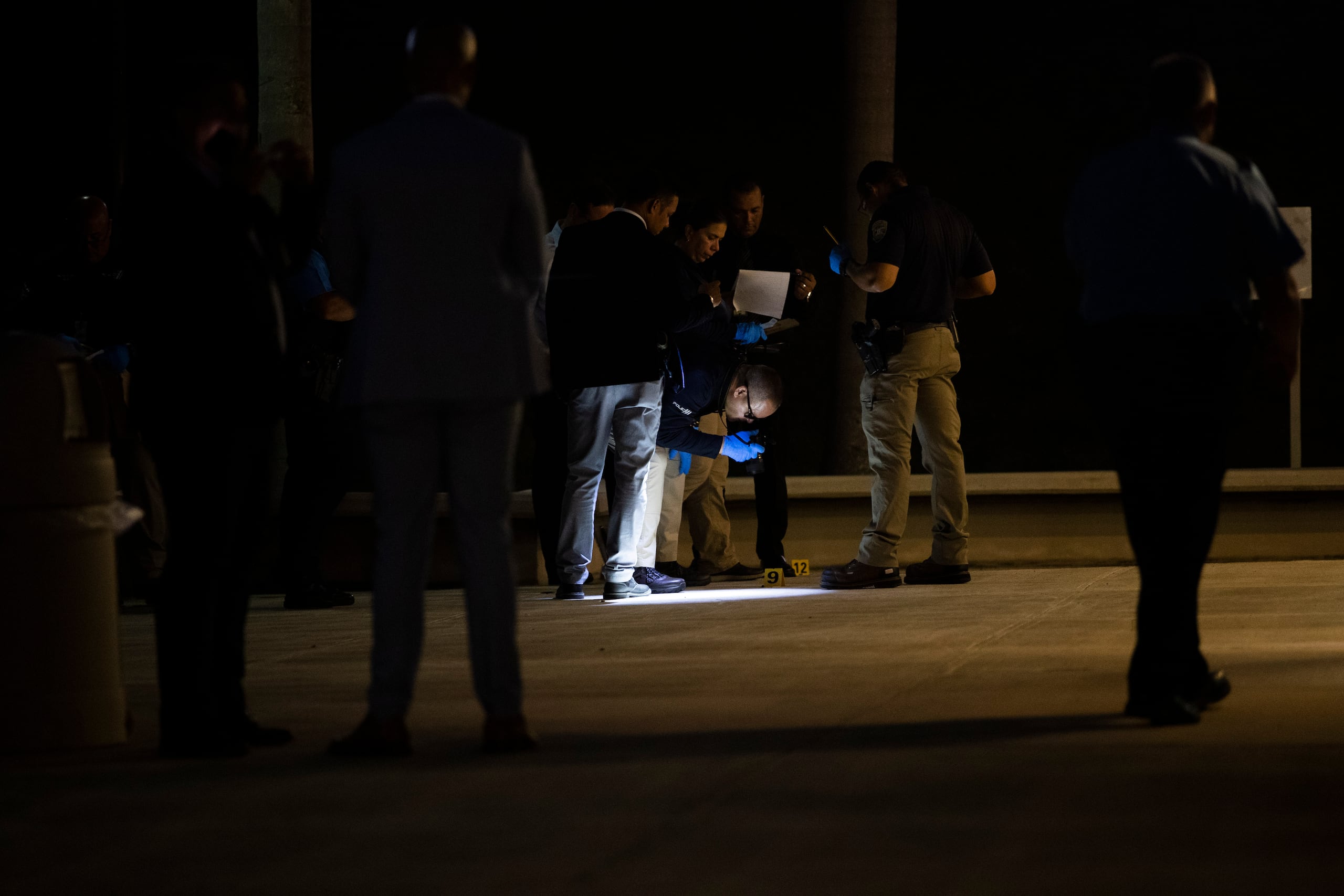 Agentes adscritos a la División de Homicidios del CIC de Ponce investigan los hechos.