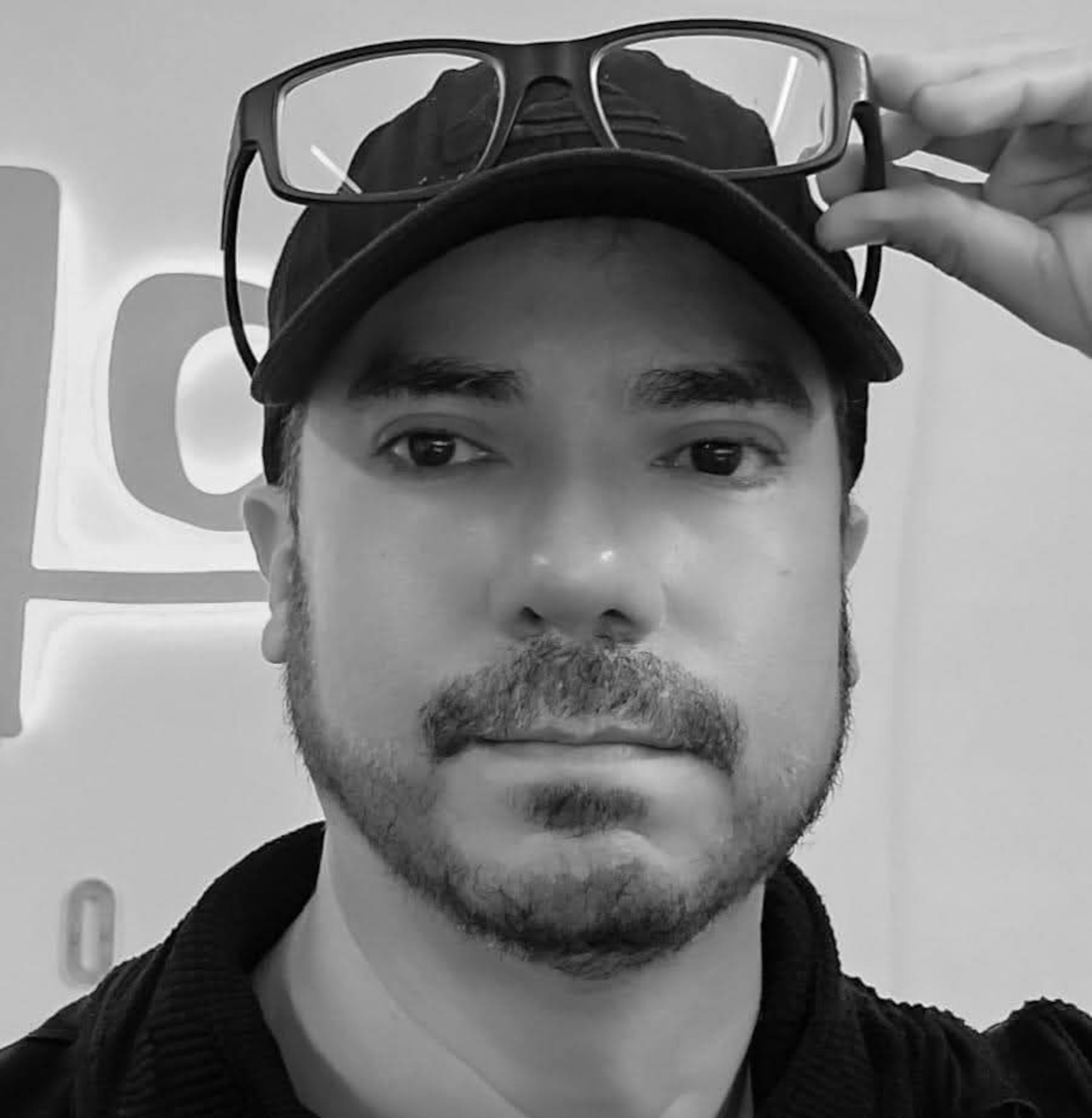 El diseñador de personajes Dave Álvarez lleva su imaginación a pasear con la conocida figura cultural en una historia de aventuras y fantasía.