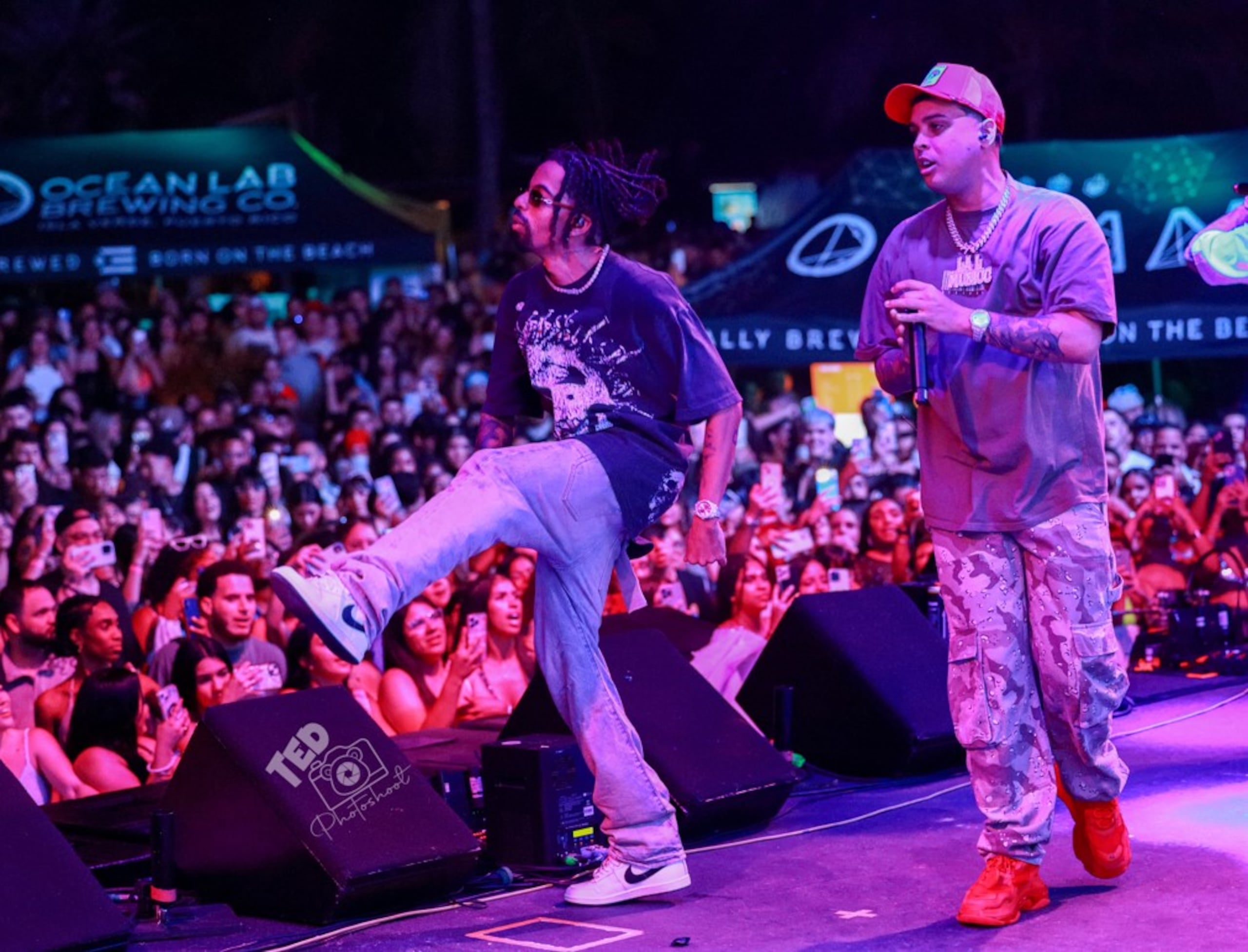 El dúo se impuso desde el principio para llevar un ambiente de fiesta.