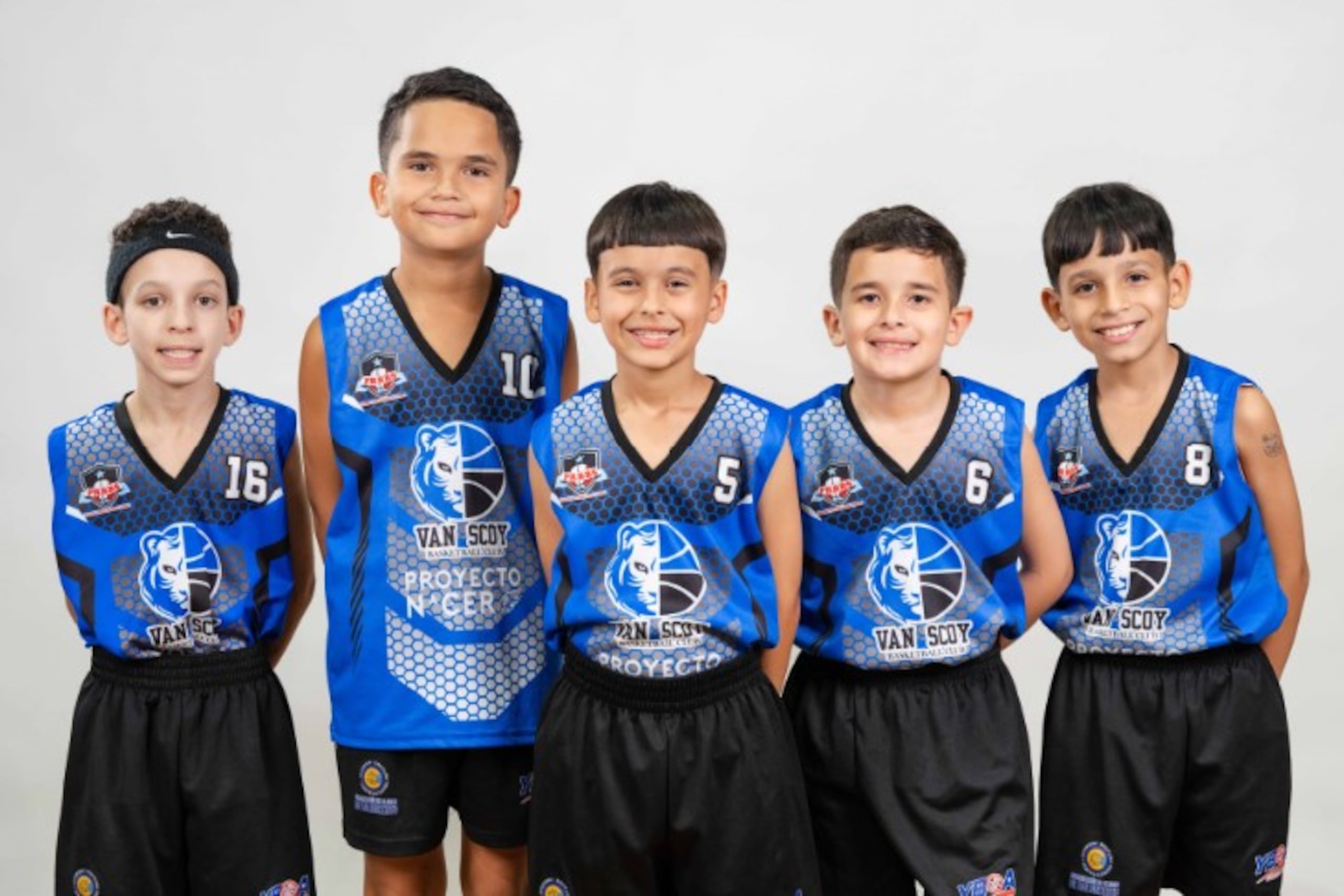 Del club Van Scoy, Ismael Crespo, Luis Rivera, Ian Martínez, Lucas Almodóvar y Sebastian Rivera. (Alexa Alejandro)