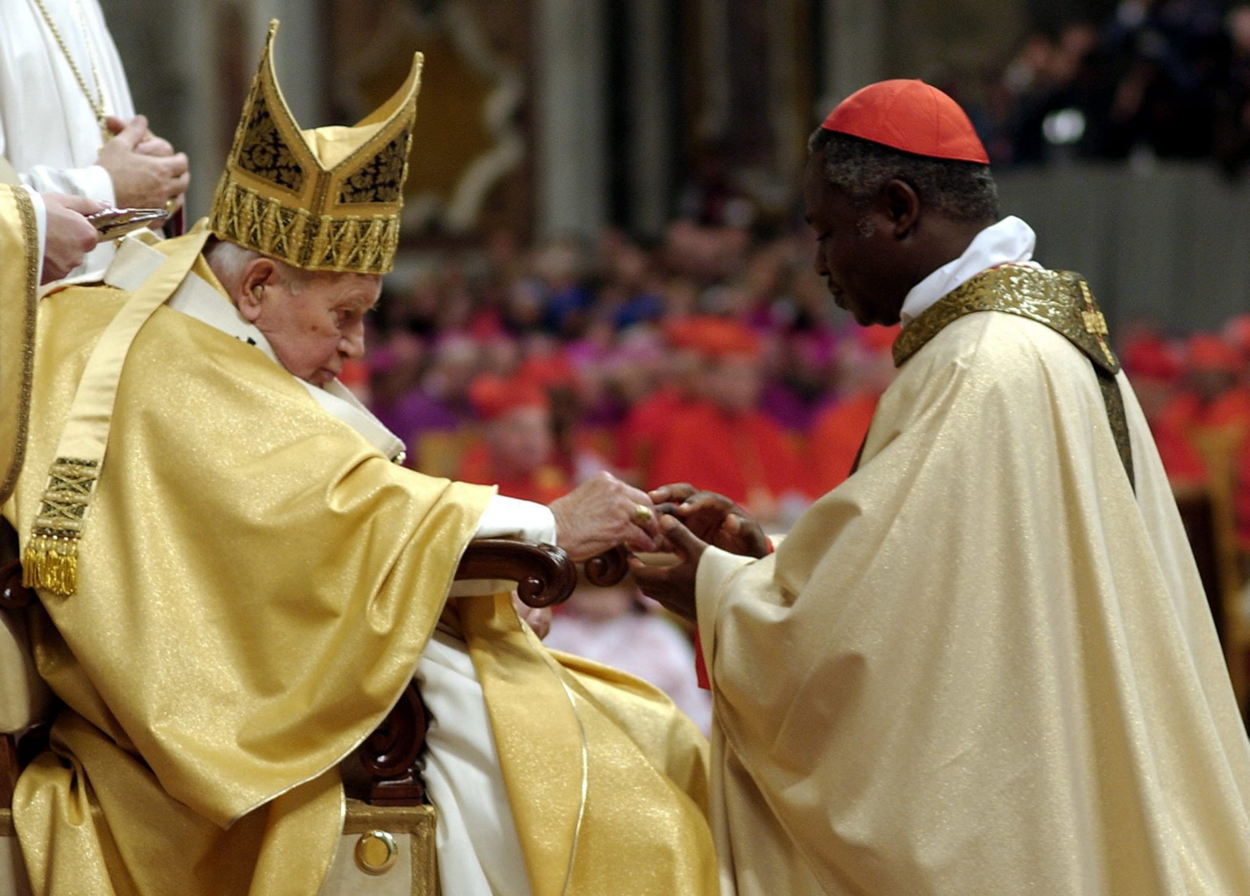 El cardenal Peter Turkson fue ordenado sacerdote en 1975 y nombrado cardenal por el papa Juan Pablo II en 2003.