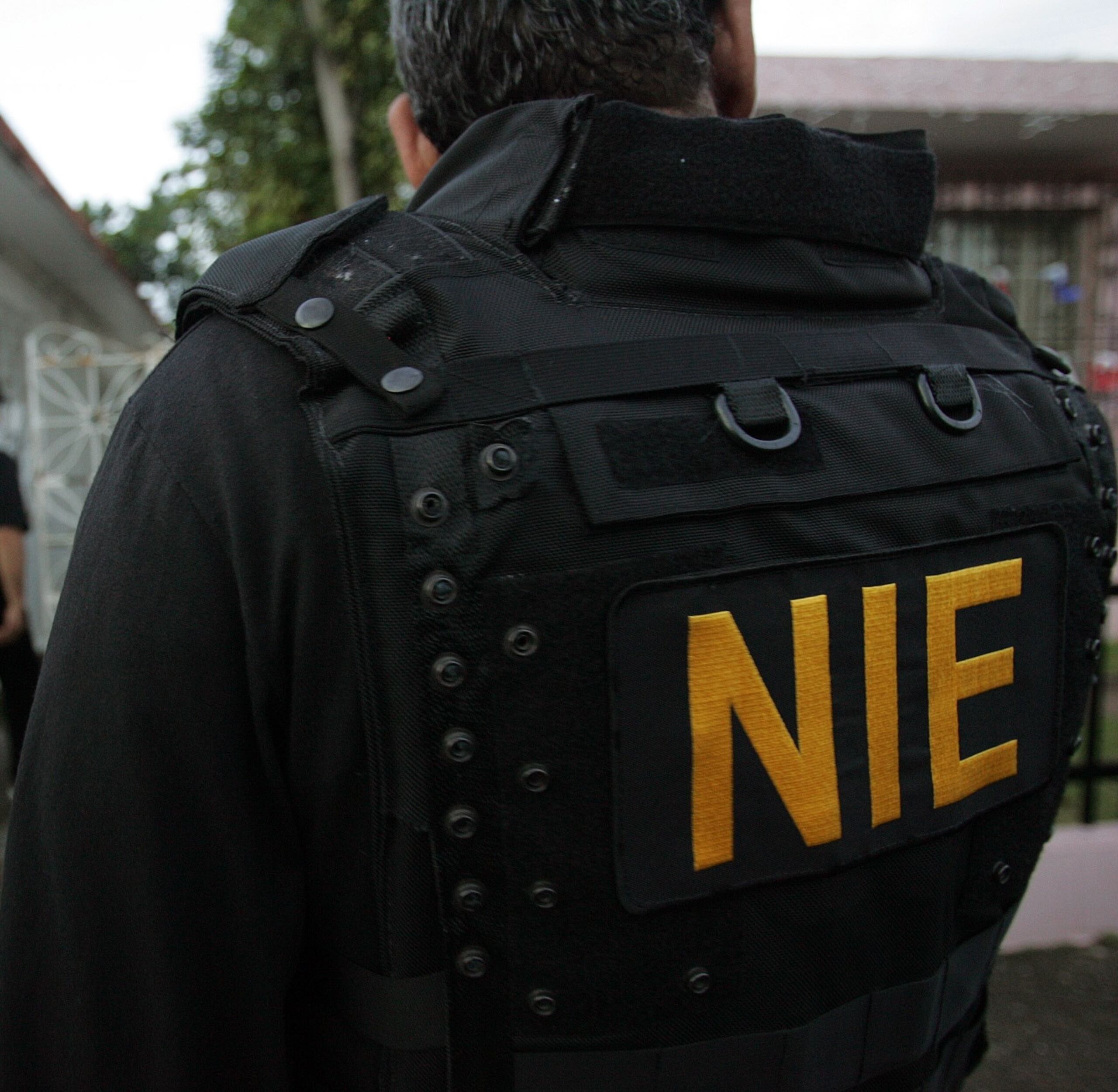 Agente del Negociado de Investigaciones Especiales. (Archivo)
