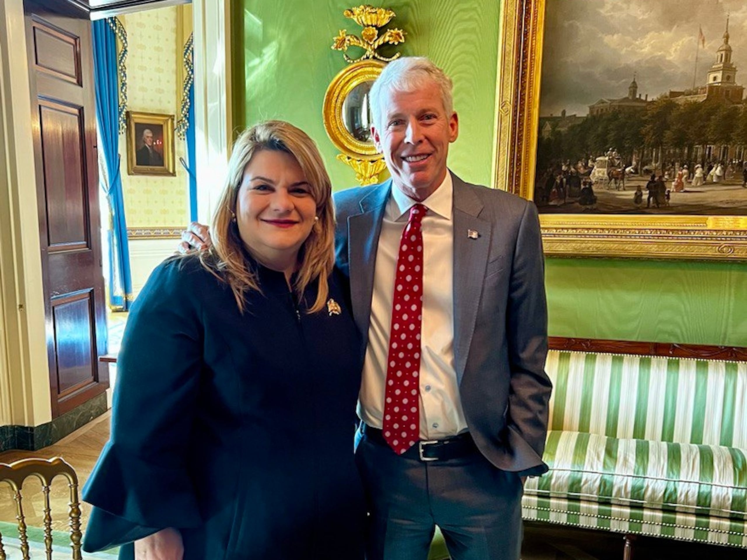 Jenniffer Gonzalez junto al Secretario de Energía, Chris Wright. Foto Suministrada (La Fortaleza)