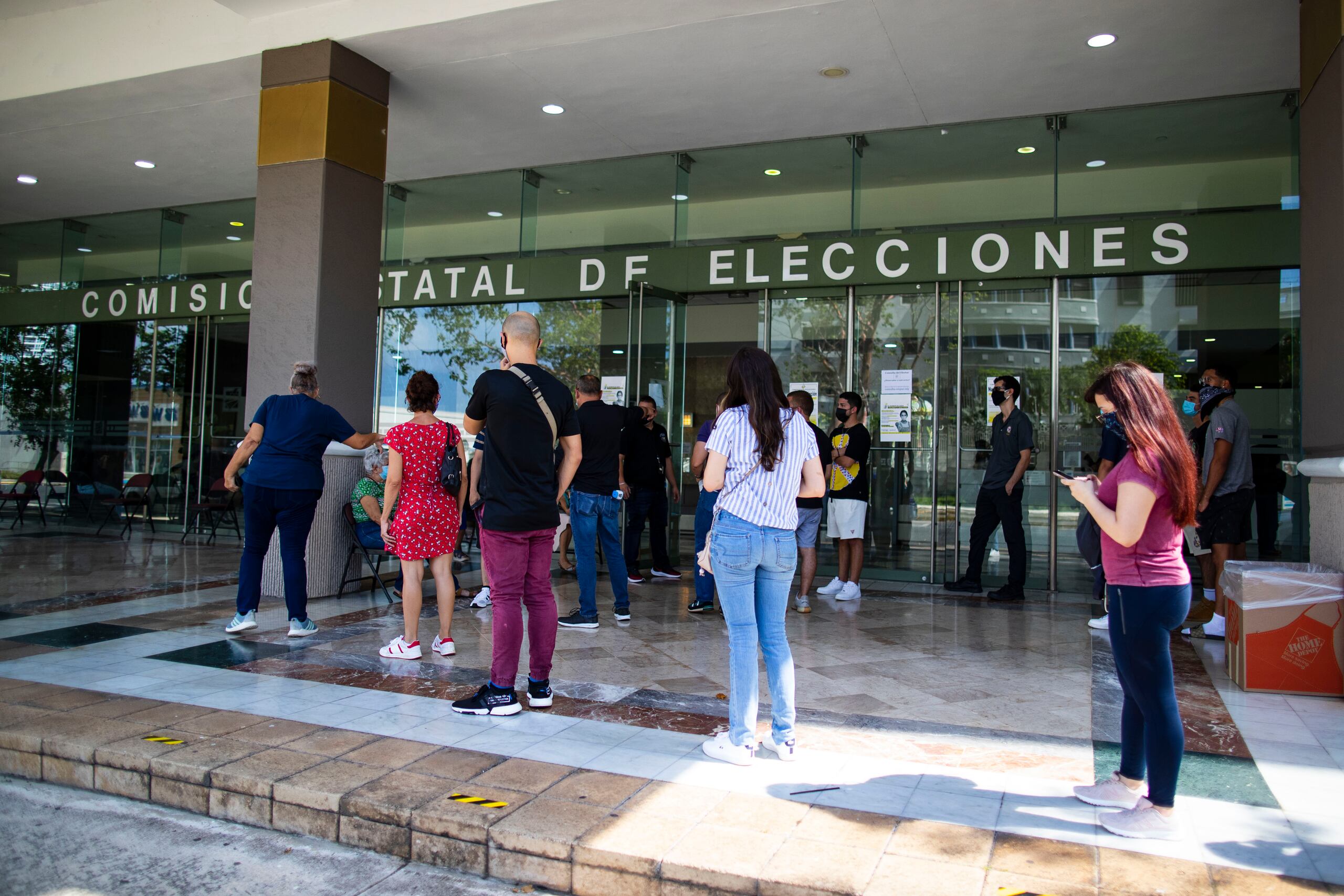 Además de las Regiones de Bayamón y Humacao, los electores afectados pueden visitar cualquier oficina de su conveniencia.