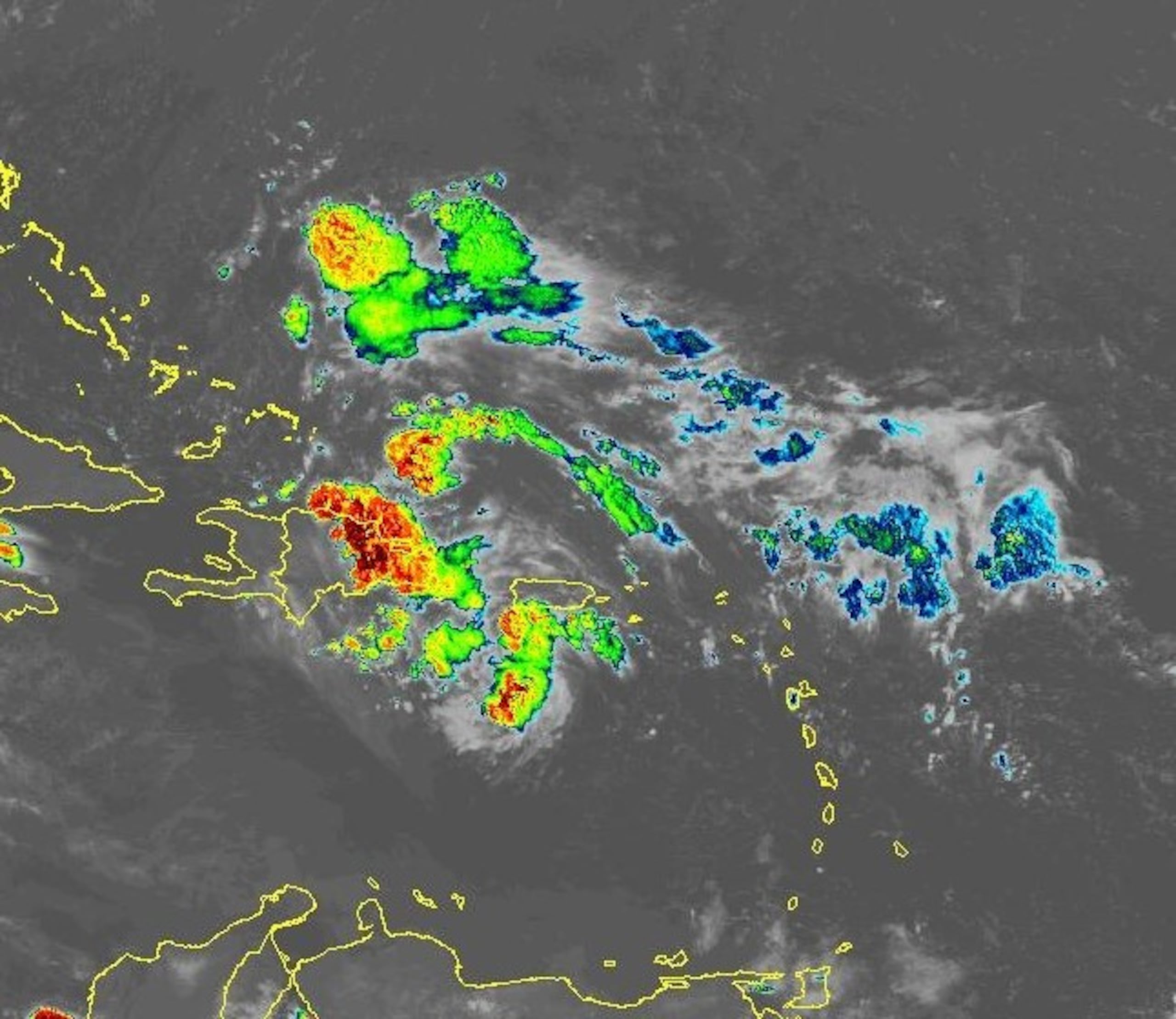 Imagen de satélite de la onda tropical sobre Puerto Rico en la mañana del 1 de agosto de 2024.