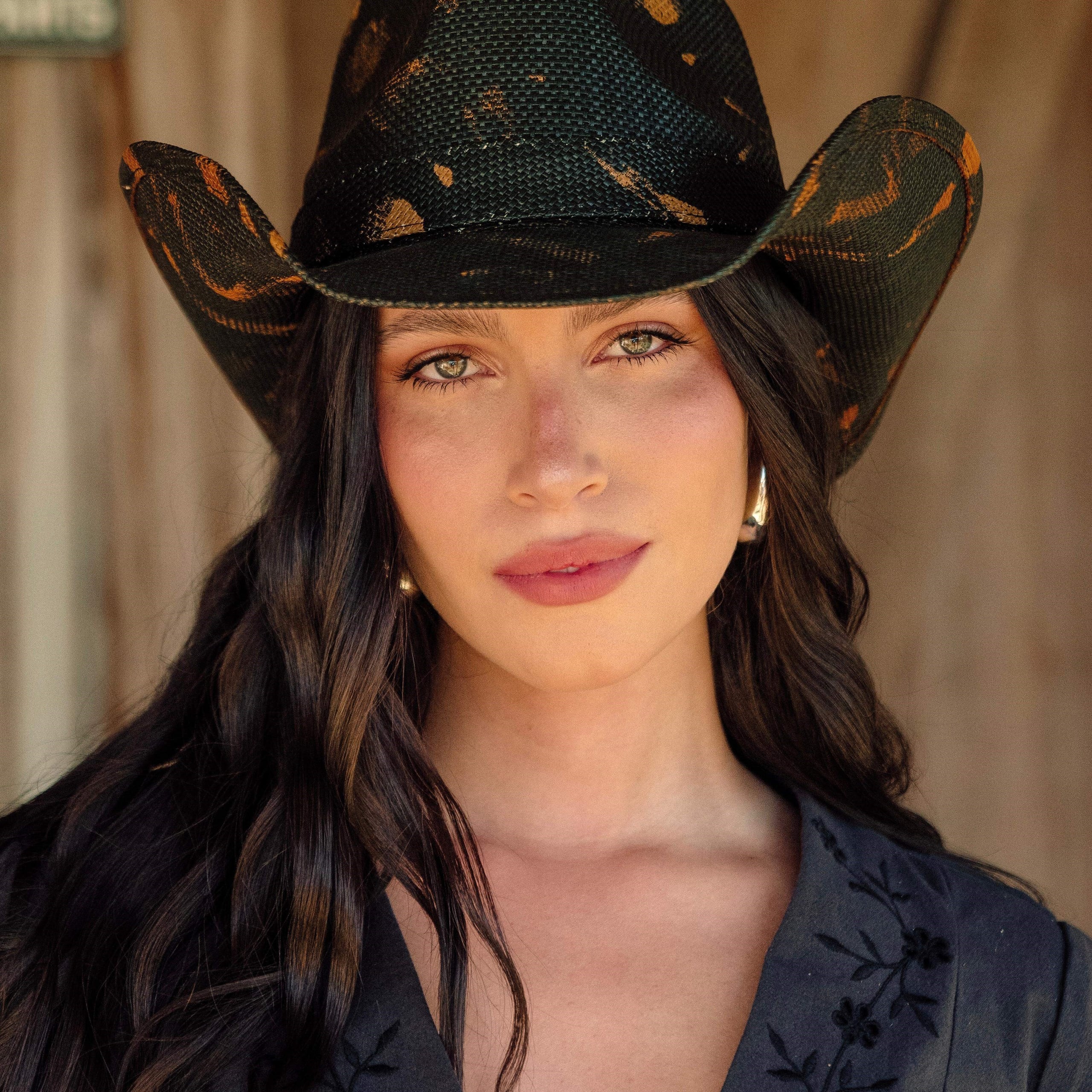 Sin el lanzamiento de un álbum, Zhamira ya cuenta con una impresionante lista de éxitos.