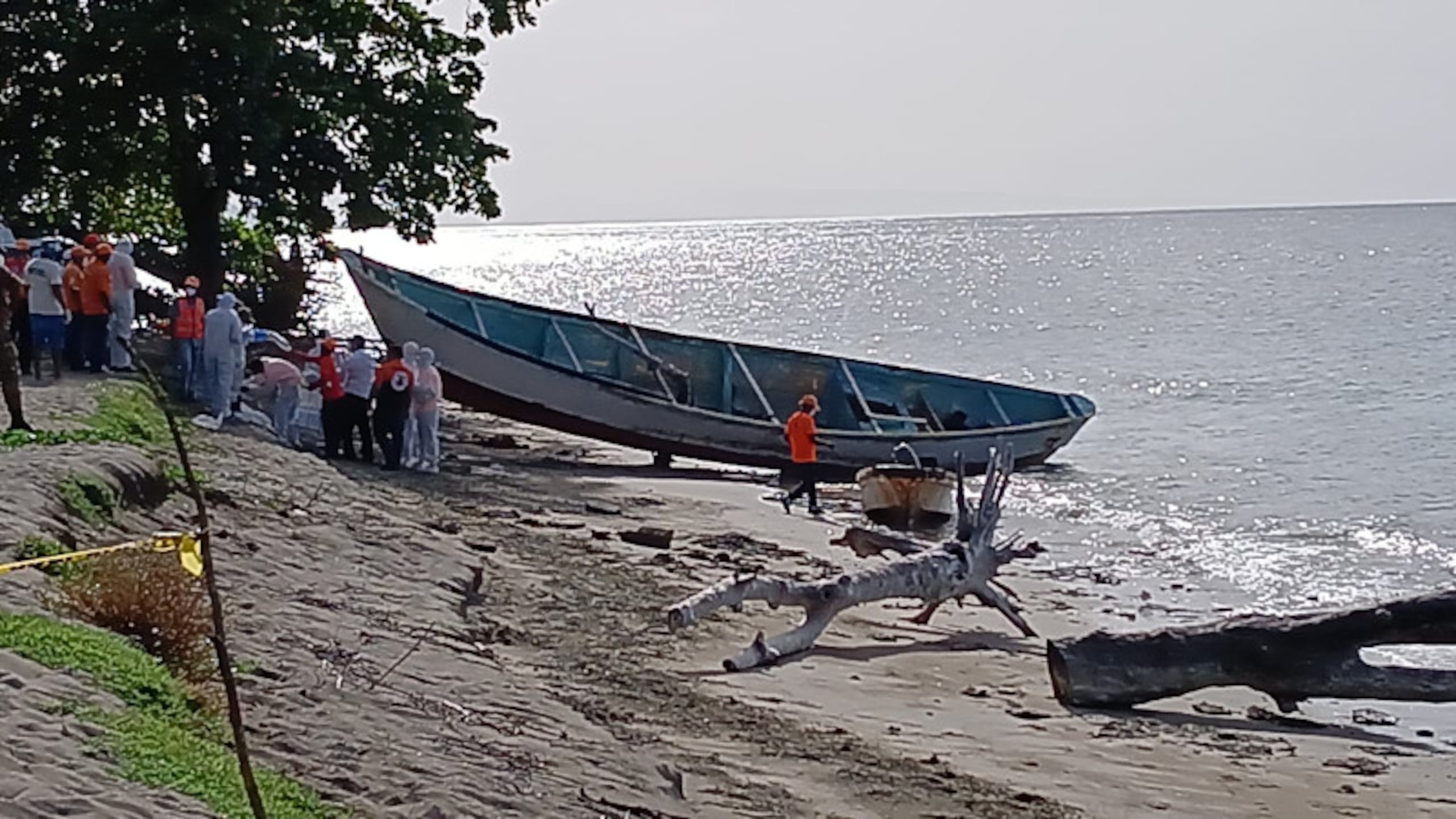 Originalmente se sospechaba de que se tratara de una embarcación que salió clandestinamente hace dos meses desde el municipio de Miches, provincia El Seibo en la República Dominicana, hacia Puerto Rico.