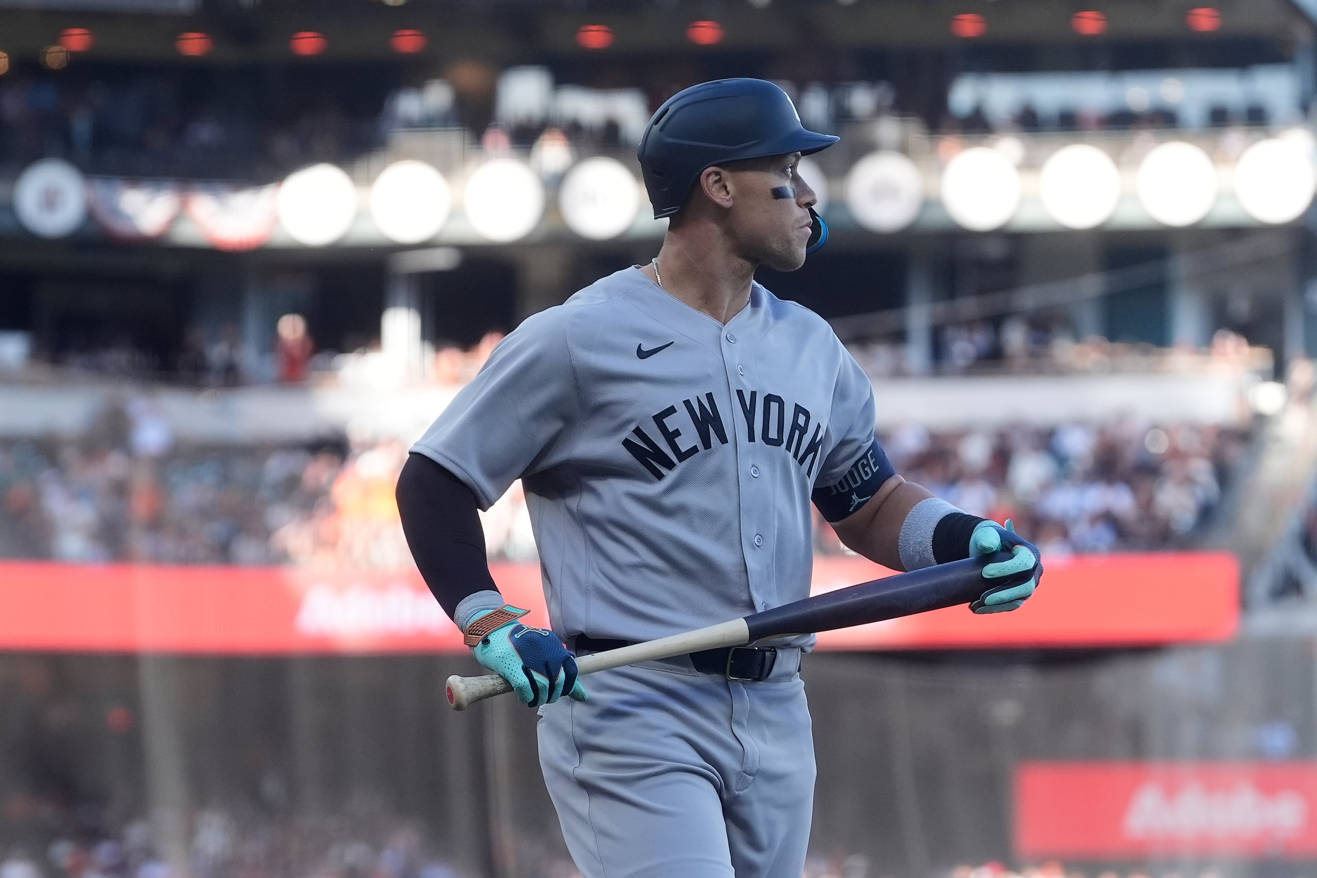 Aaron Judge reacciona después de poncharse ante los Giants de San Francisco.