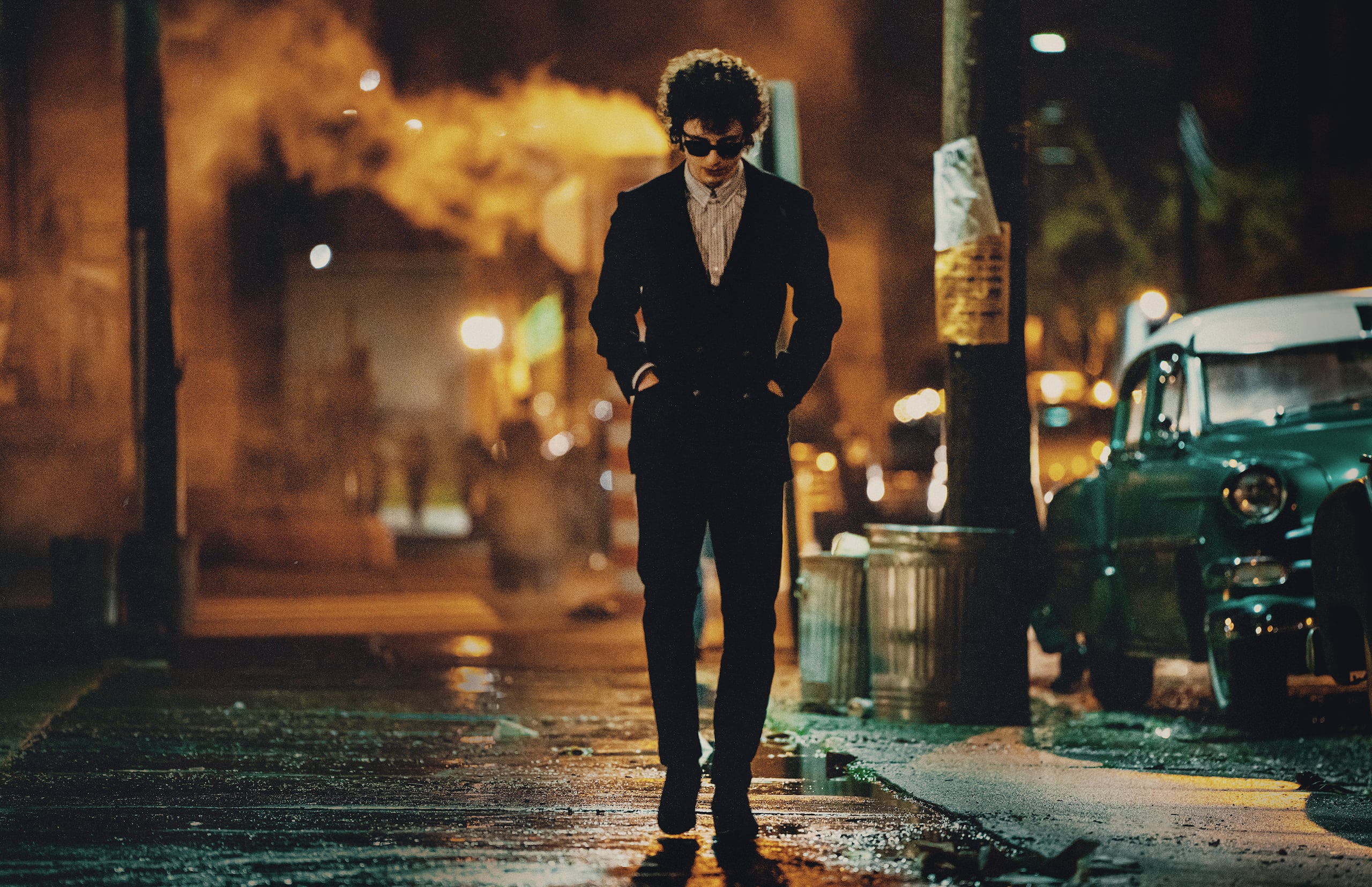 En esta imagen proporcionada por Searchlight Pictures Timothée Chalamet en una escena de "A Complete Unknown".